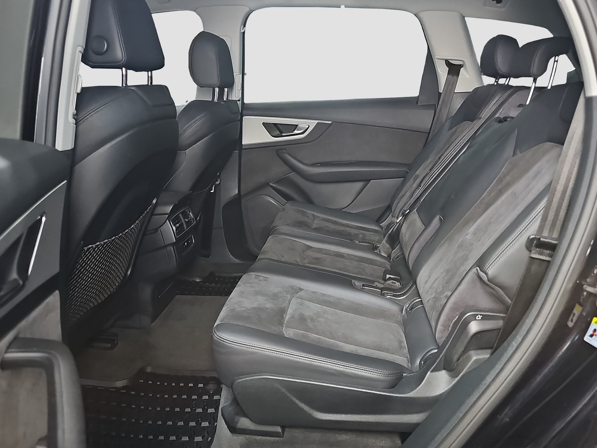 
								Audi Q7 e-tron VIRT/ODLI.ČAN full									
