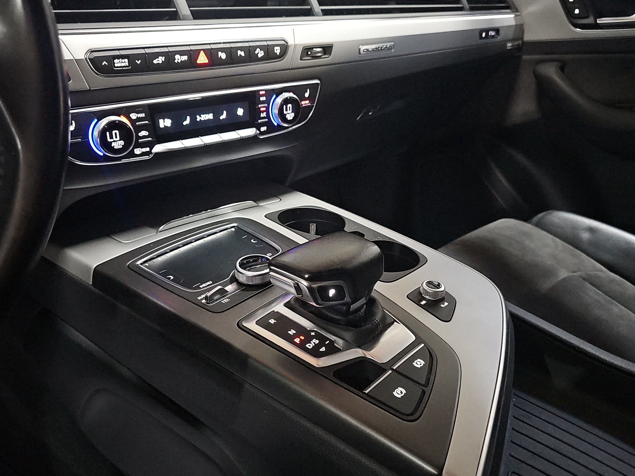 
								Audi Q7 e-tron VIRT/ODLI.ČAN full									