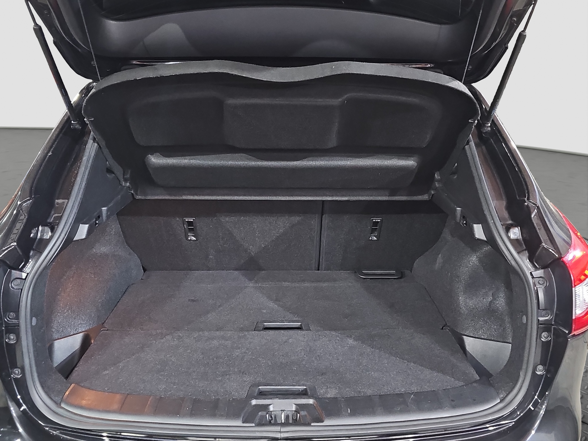 
								Nissan Qashqai TEKNA/MALA KM/PANO full									