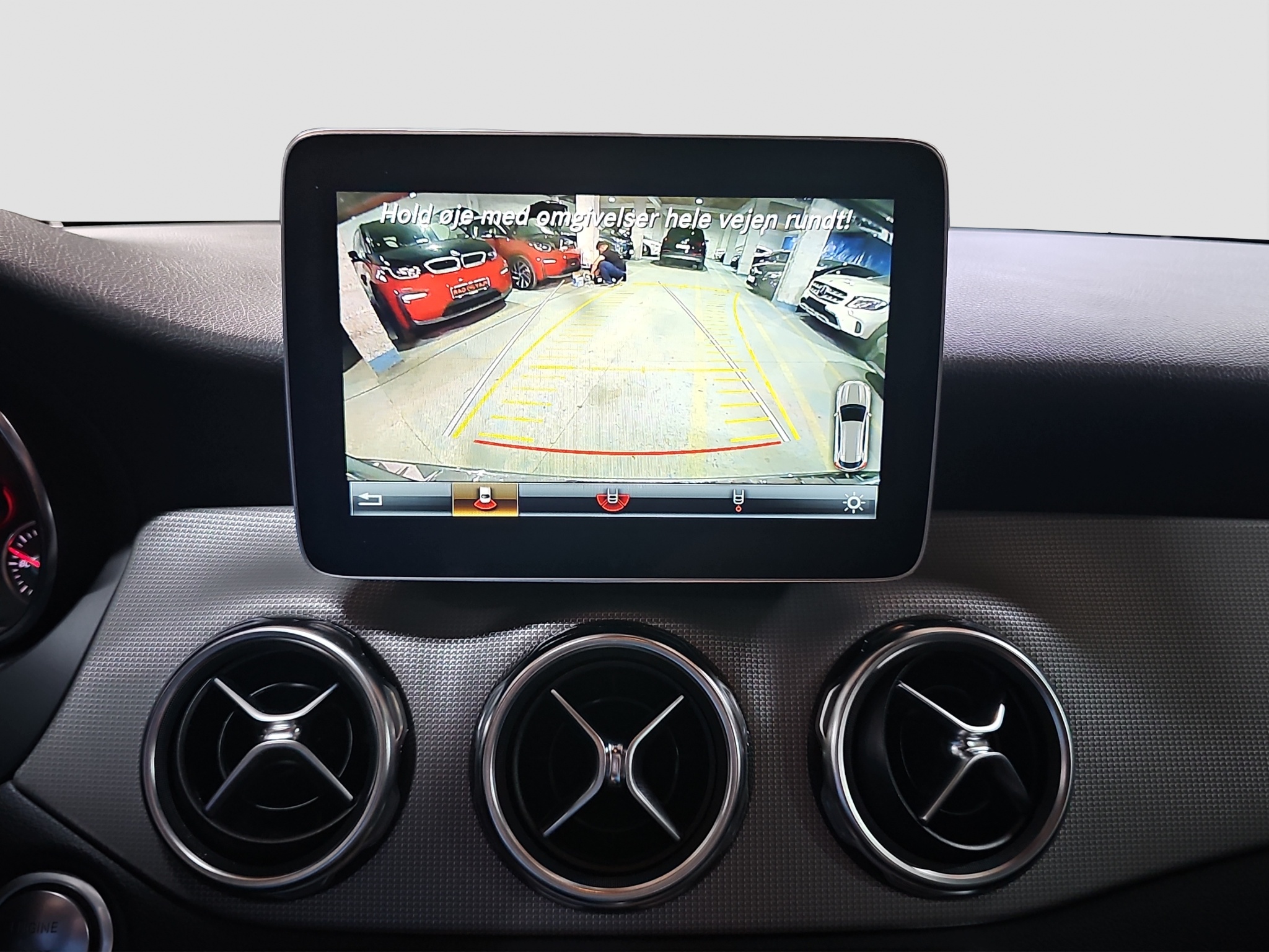 
								Mercedes Benz GLA 180 POKR.KROV/AUT/T0P full									