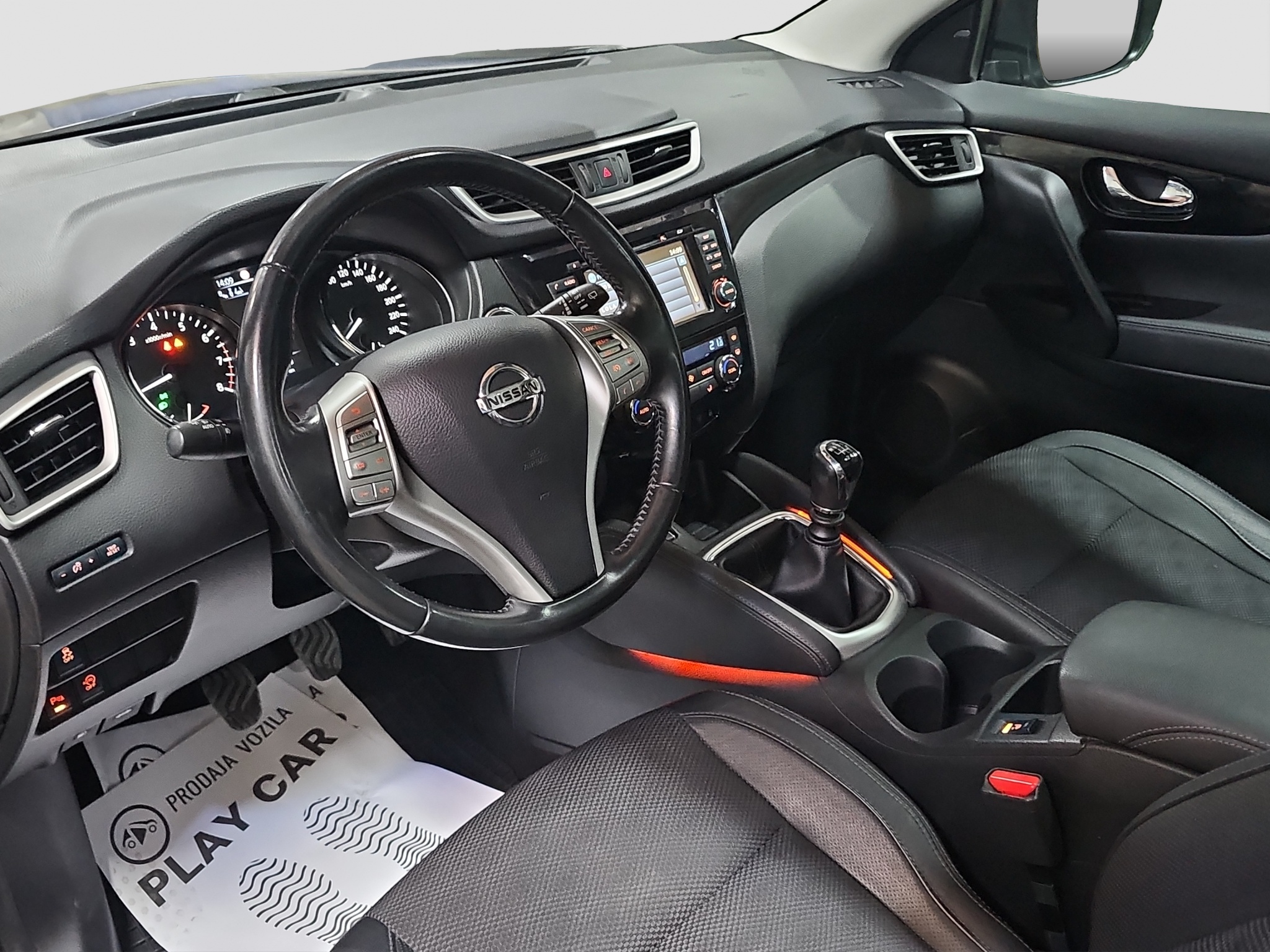 
								Nissan Qashqai TEKNA/MALA KM/PANO full									