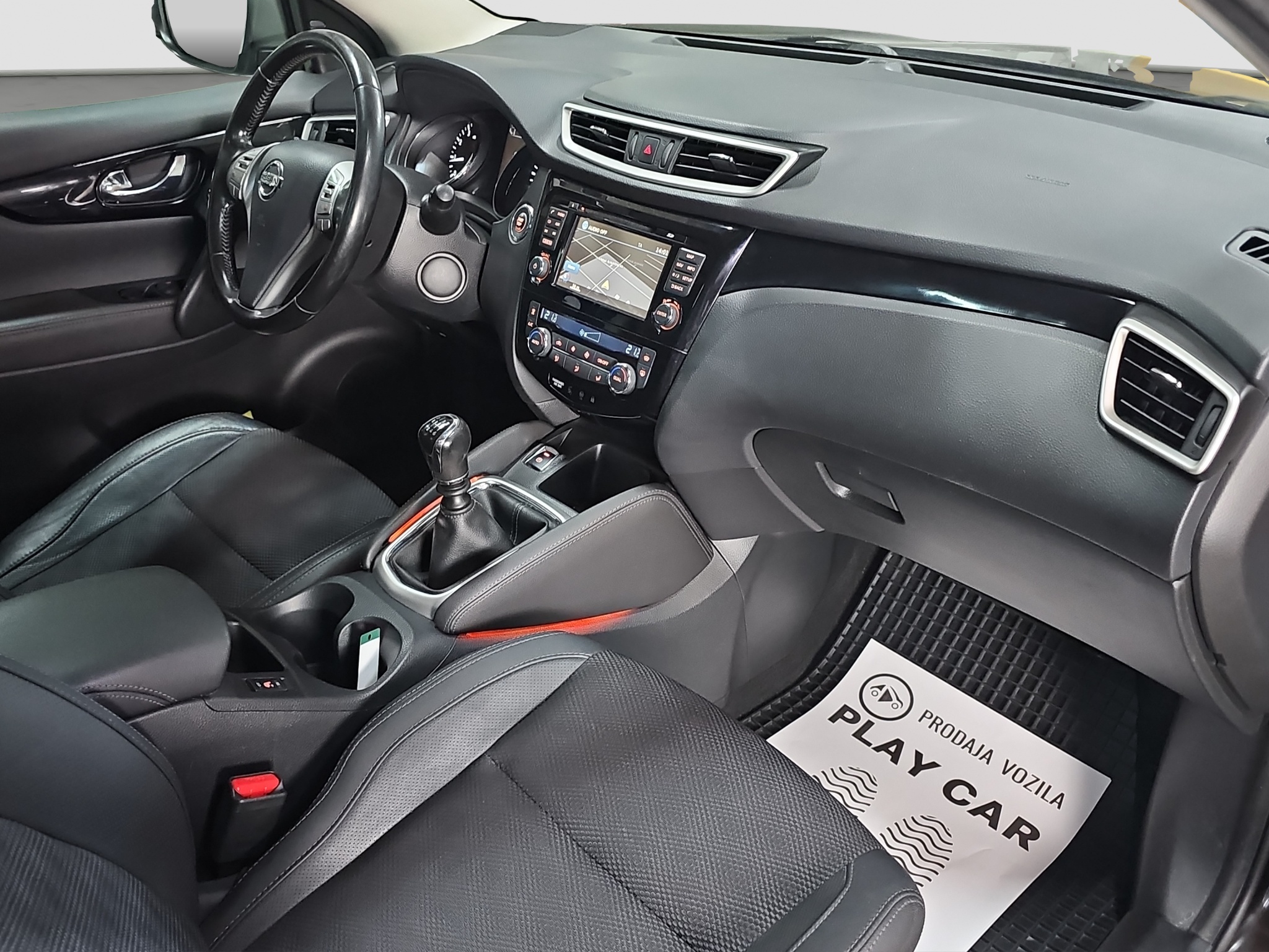 
								Nissan Qashqai TEKNA/MALA KM/PANO full									