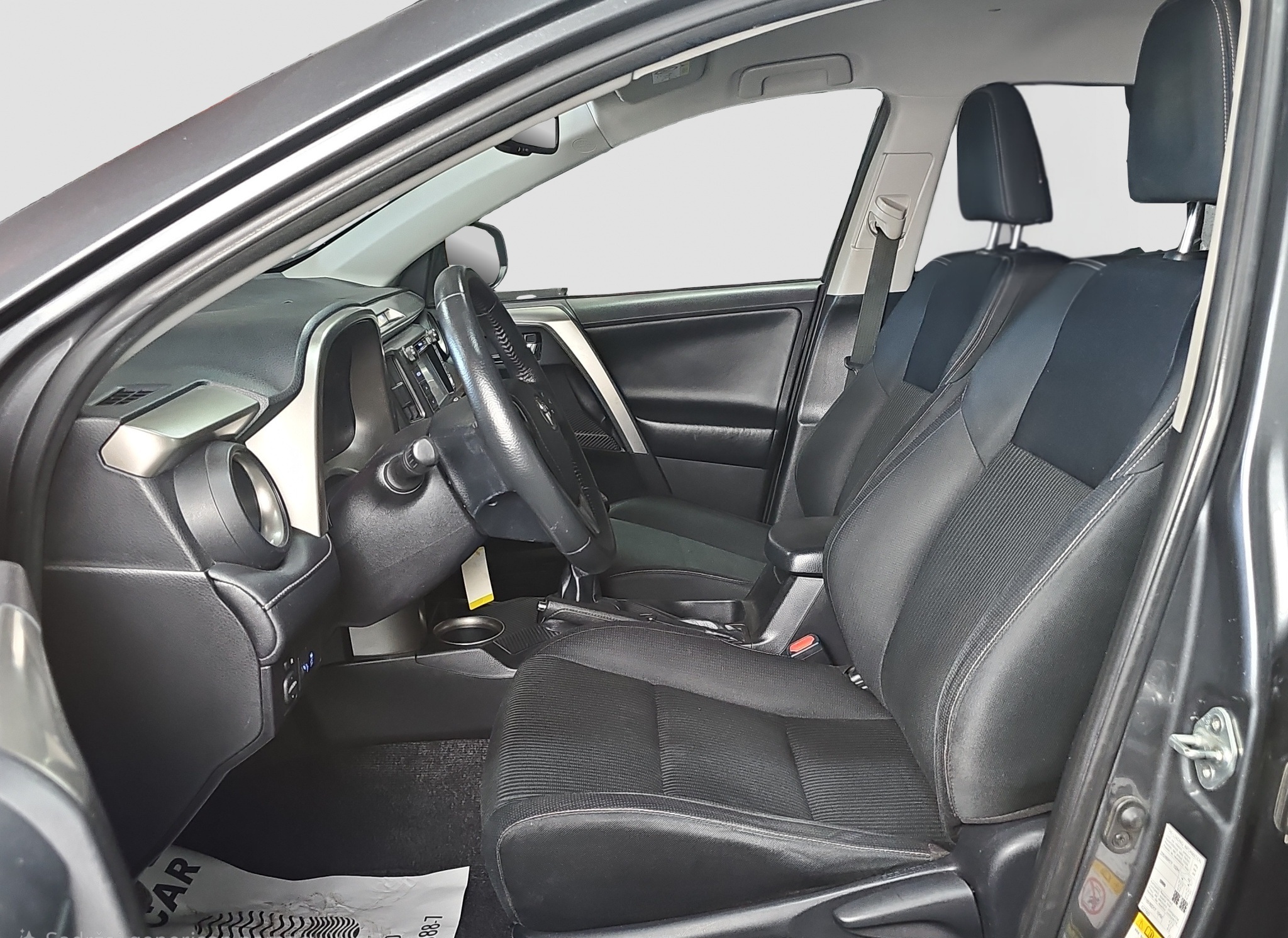 
								Toyota RAV 4 full									