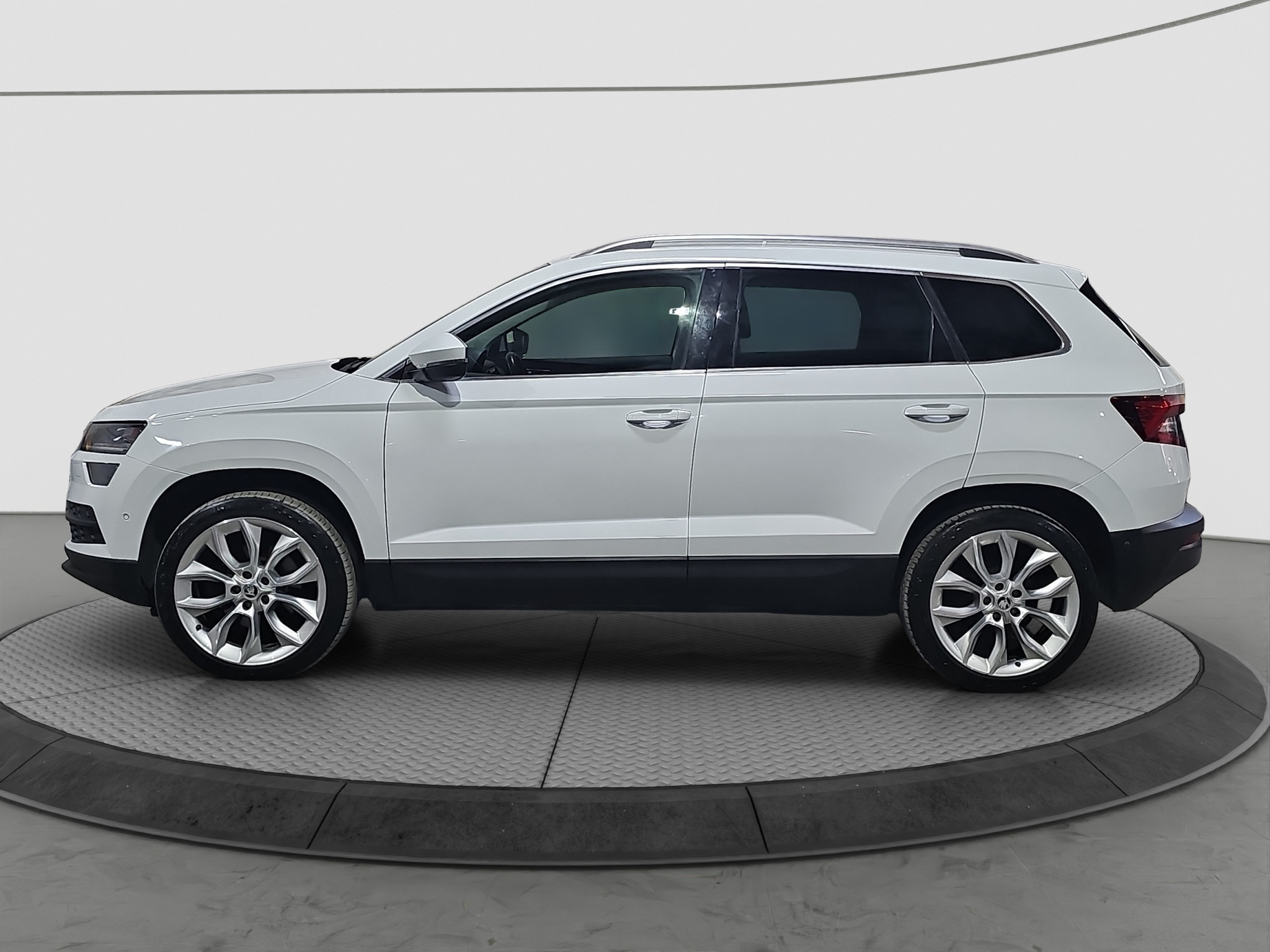 
								Škoda Karoq 4X4/AUTO/FU.LL full									
