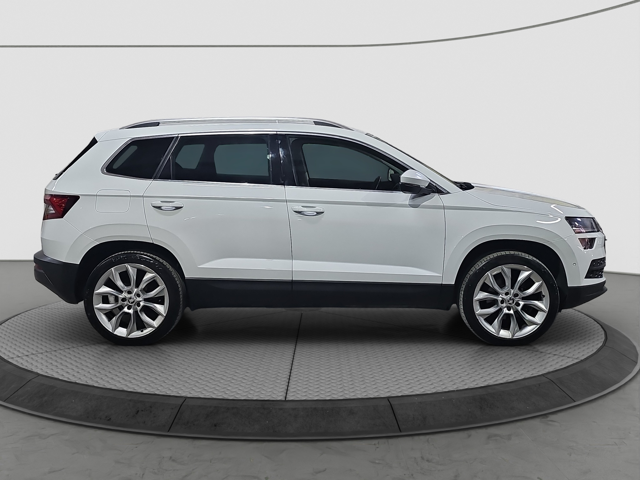
								Škoda Karoq 4X4/AUTO/FU.LL full									