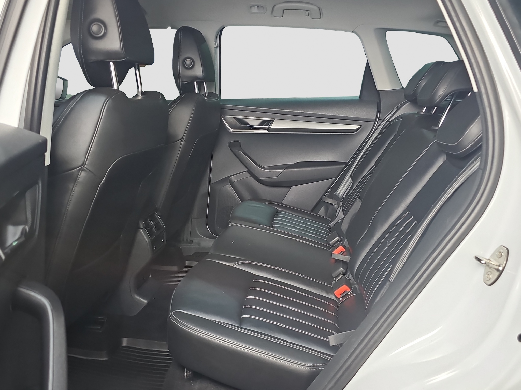 
								Škoda Karoq 4X4/AUTO/FU.LL full									