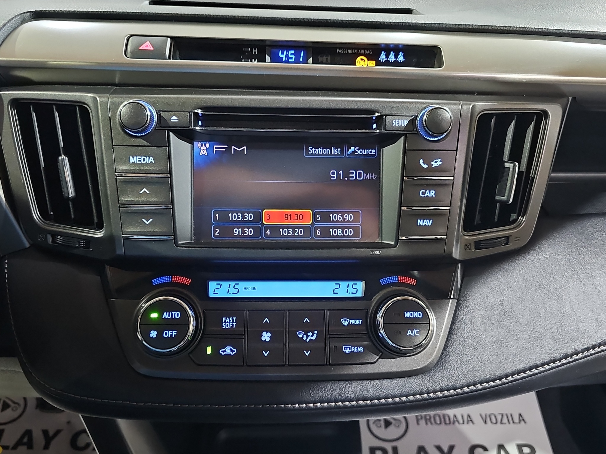 
								Toyota RAV 4 full									