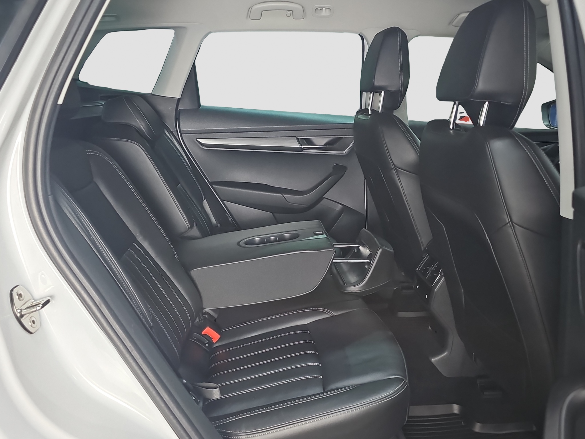 
								Škoda Karoq 4X4/AUTO/FU.LL full									