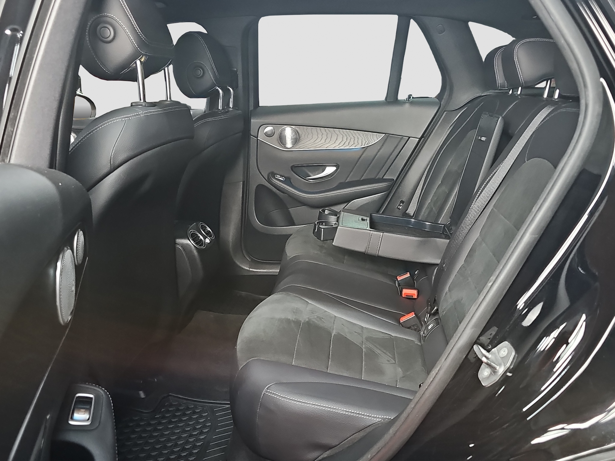 
								Mercedes Benz GLC 350 4MATIC/Hybrid/AUTO full									