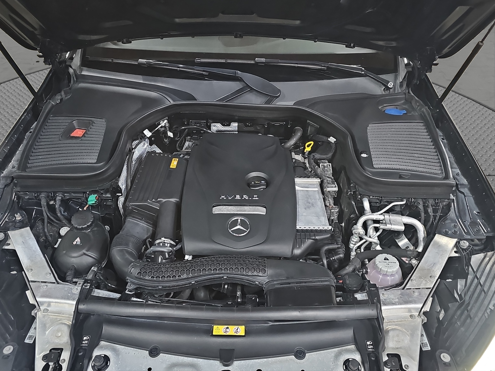 
								Mercedes Benz GLC 350 4MATIC/Hybrid/AUTO full									