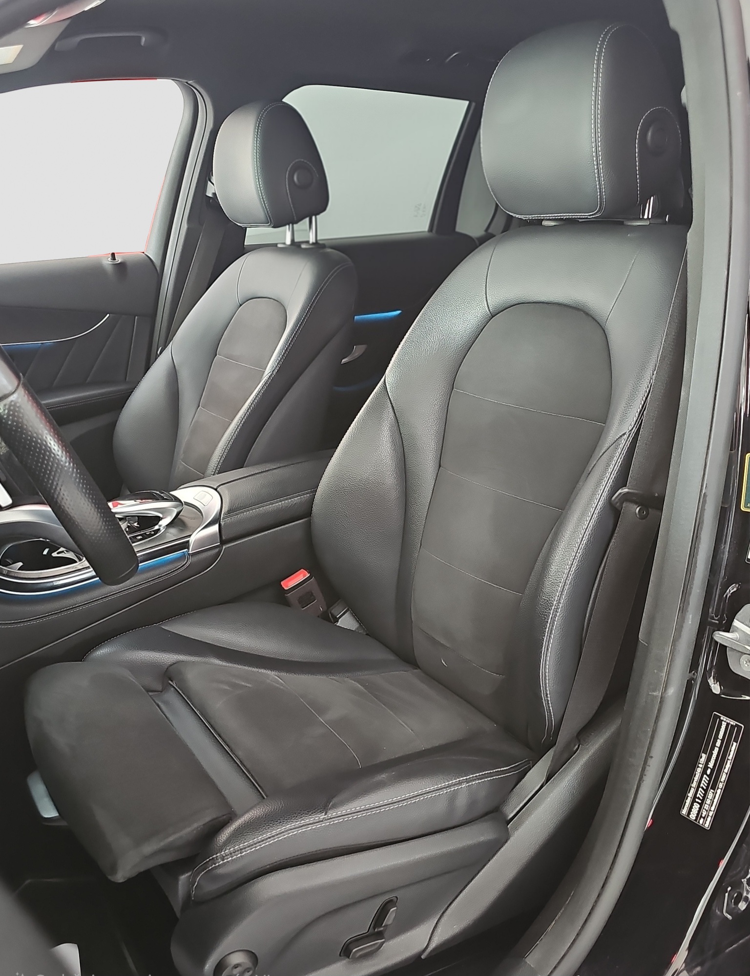 
								Mercedes Benz GLC 350 4MATIC/Hybrid/AUTO full									