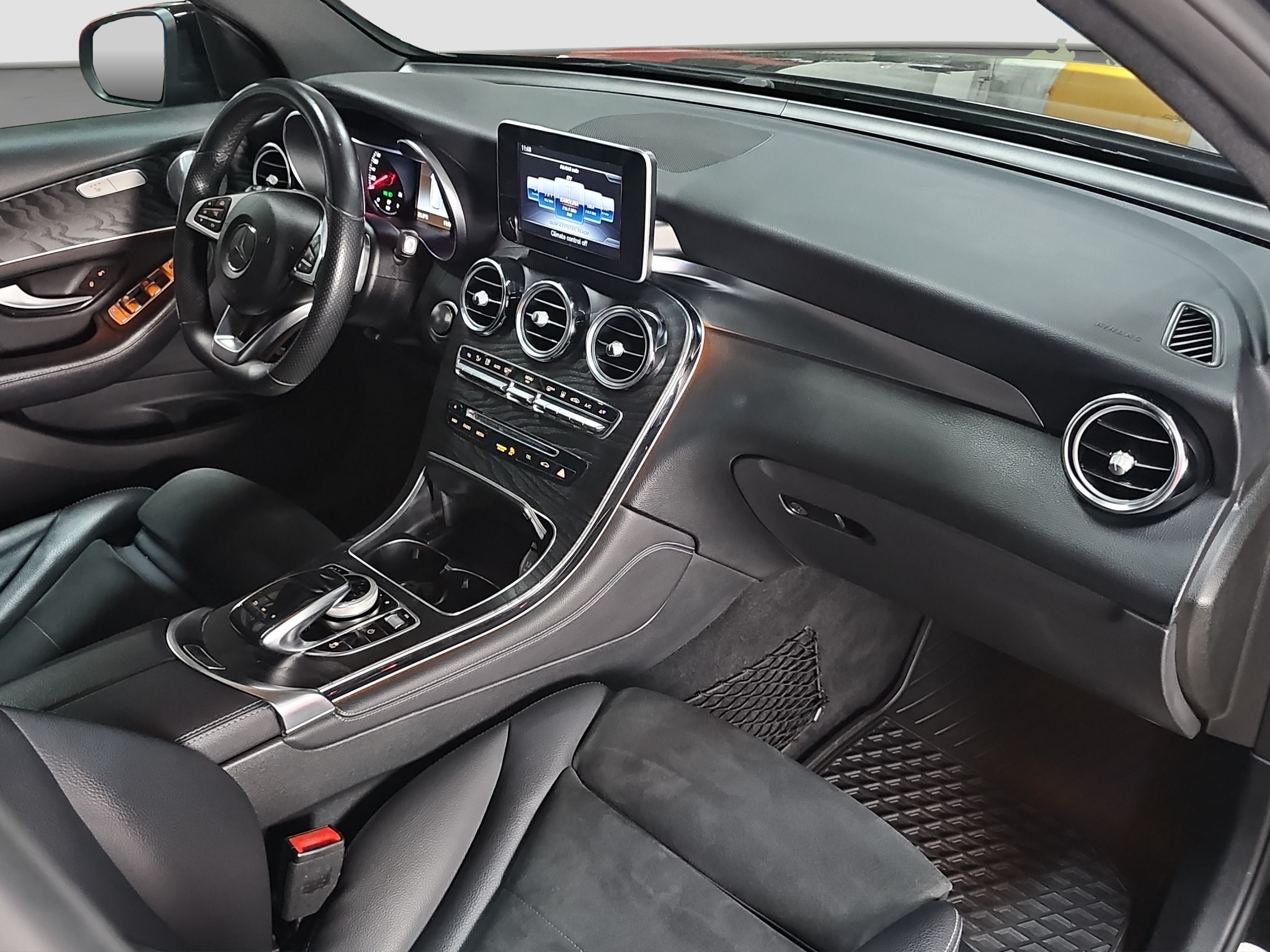 
								Mercedes Benz GLC 350 4MATIC/Hybrid/AUTO full									