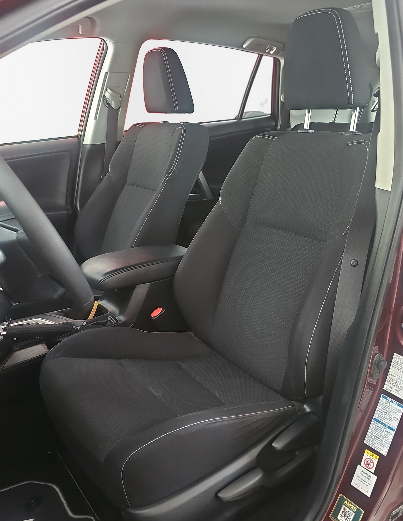 
								Toyota RAV 4 HYBRID/4X4 full									