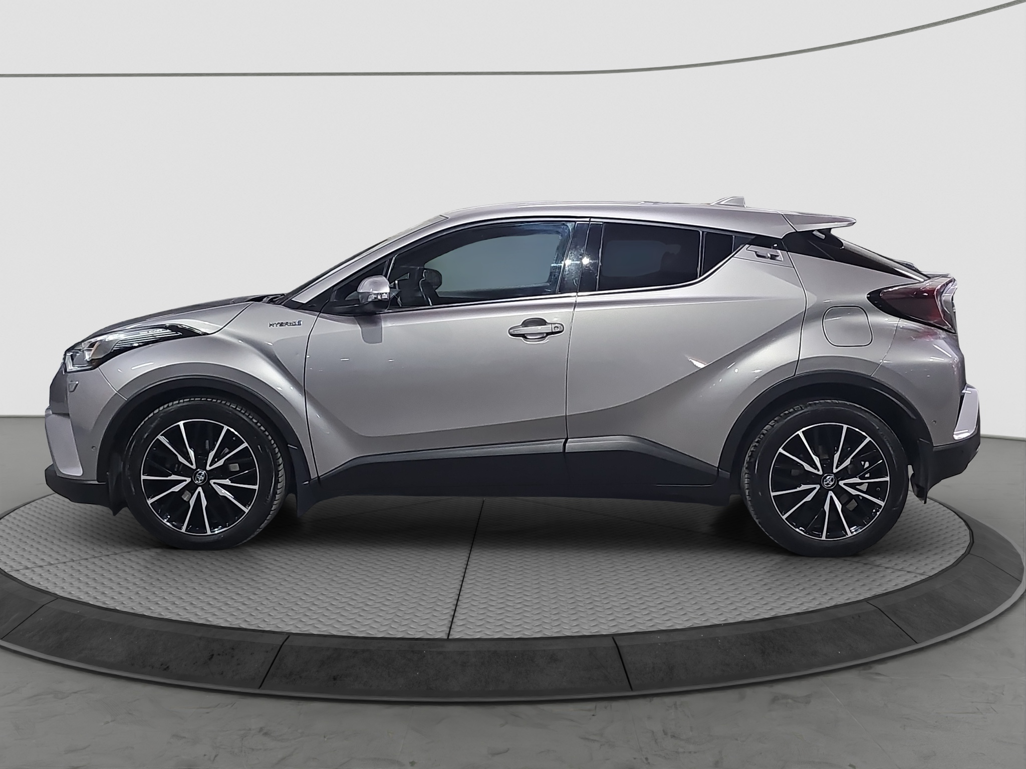 
								Toyota C-HR N.O.V full									