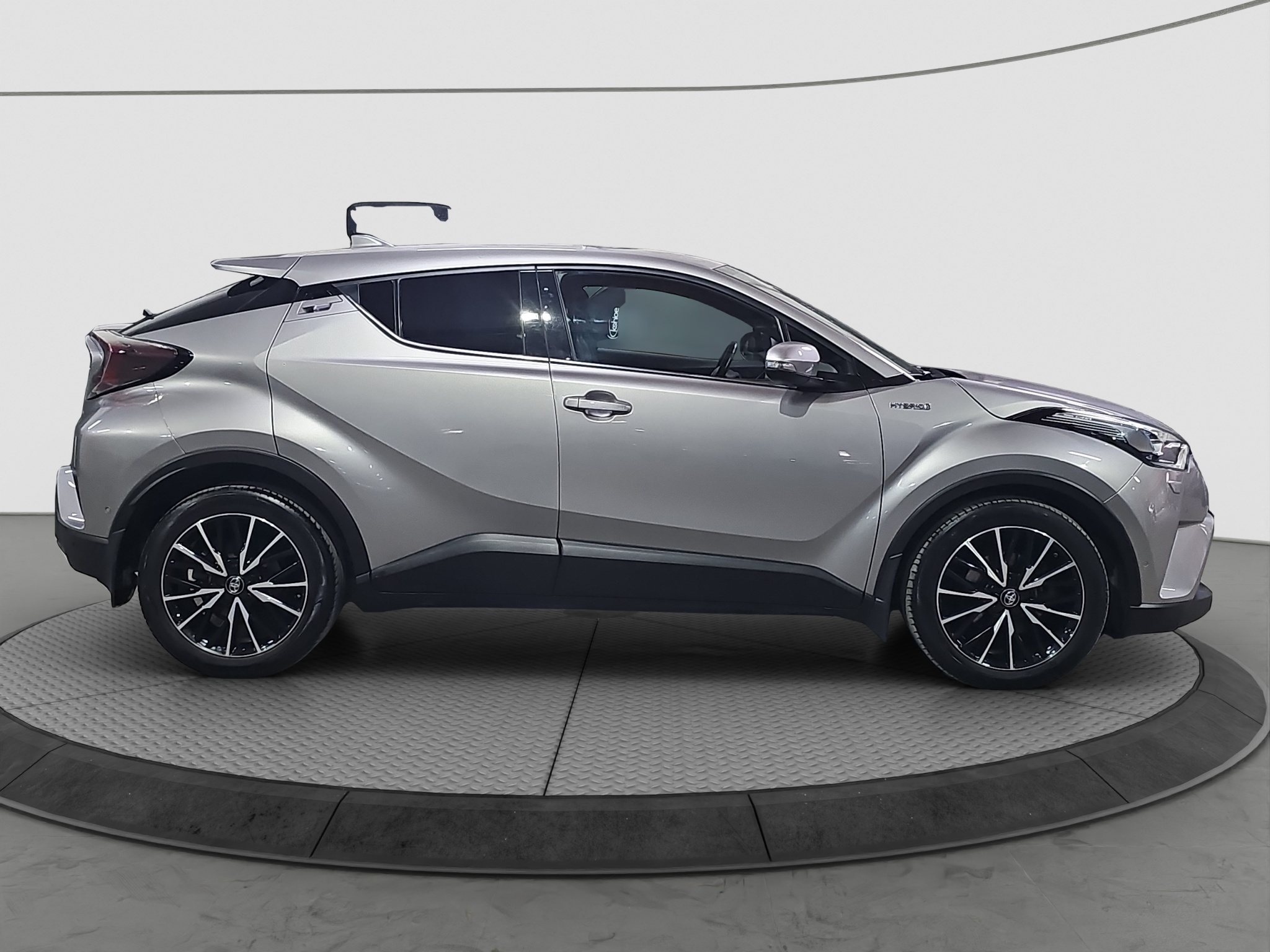 
								Toyota C-HR N.O.V full									