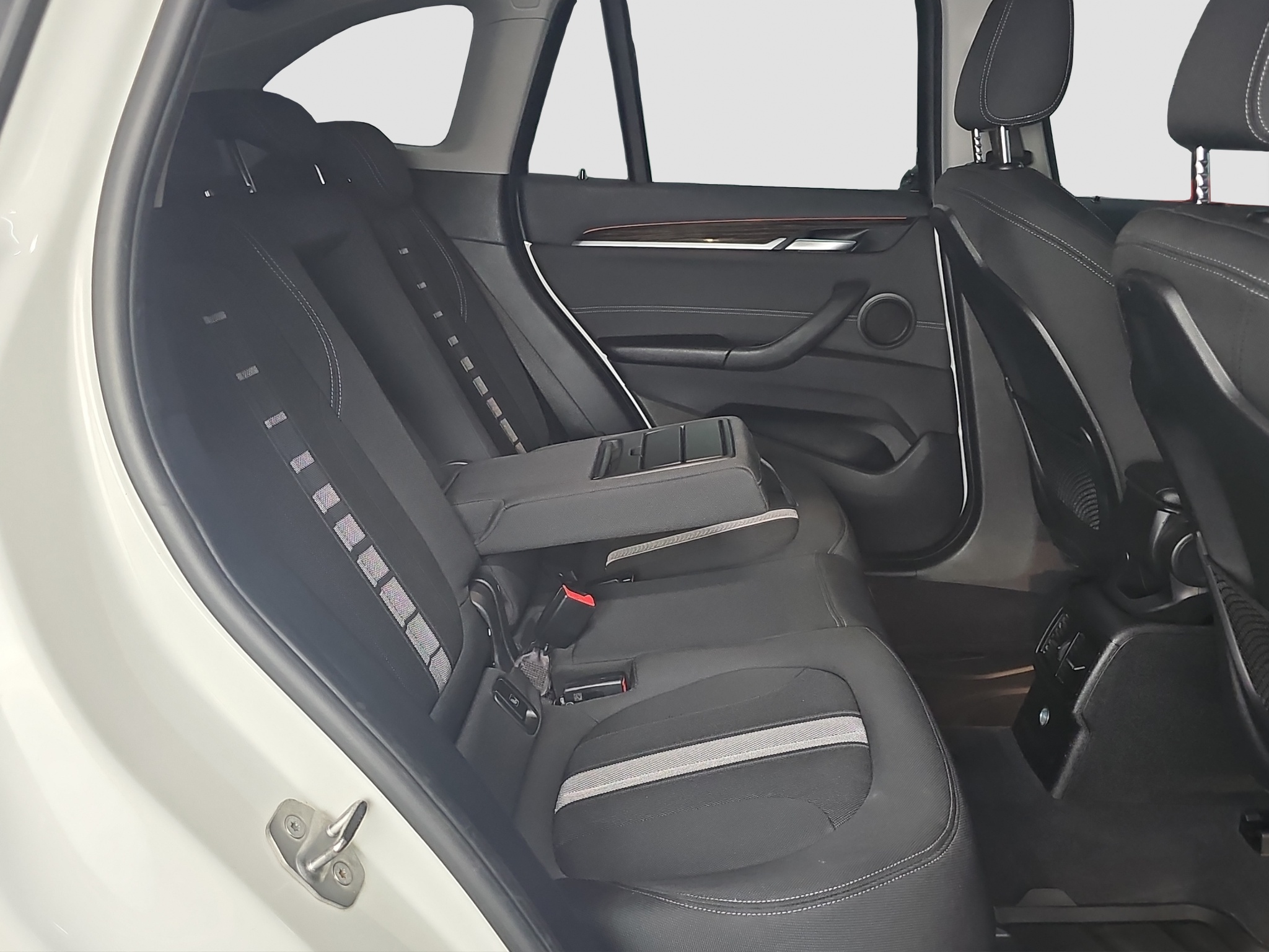 
								BMW X1 xDrive/AUTO.MATIC full									