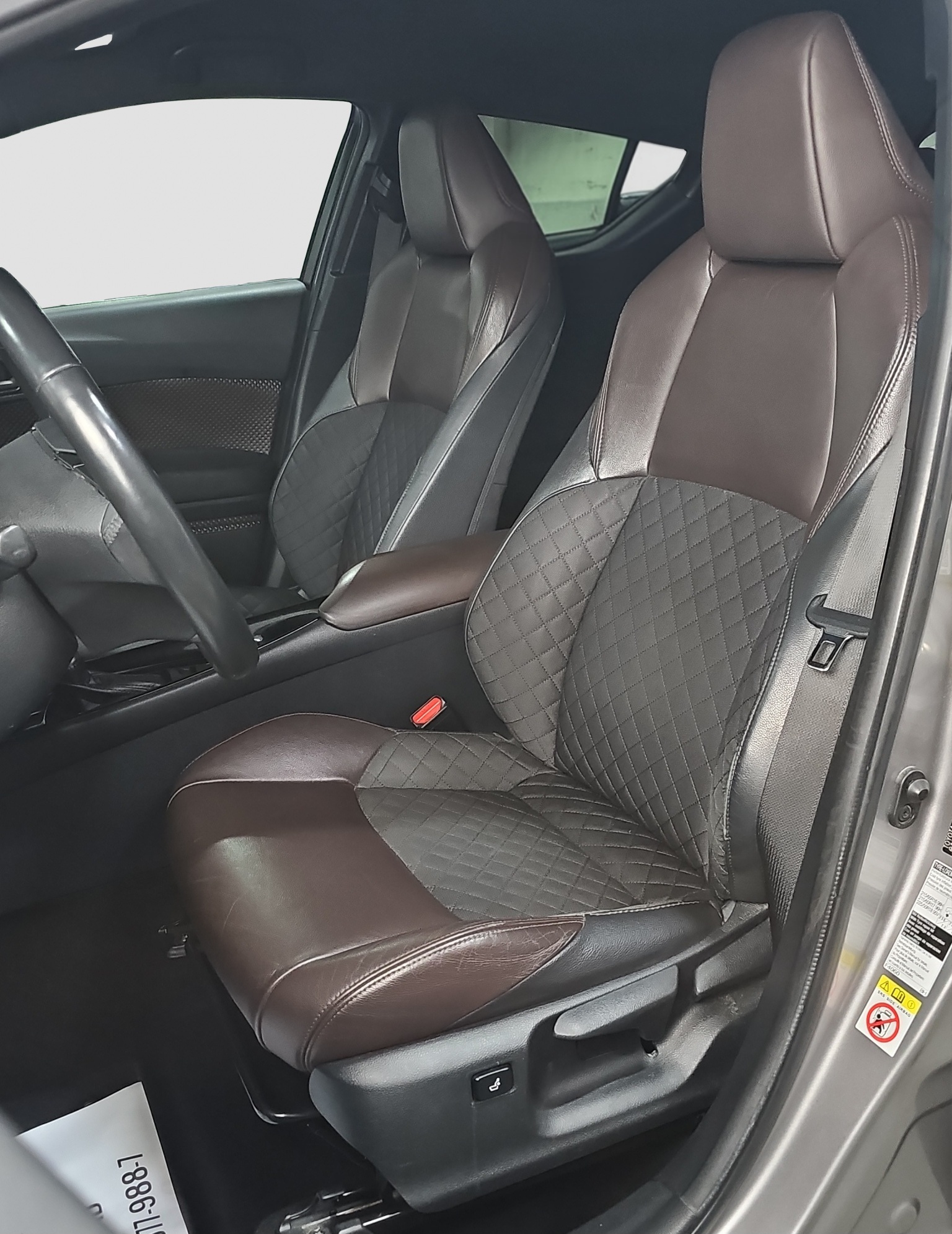 
								Toyota C-HR N.O.V full									