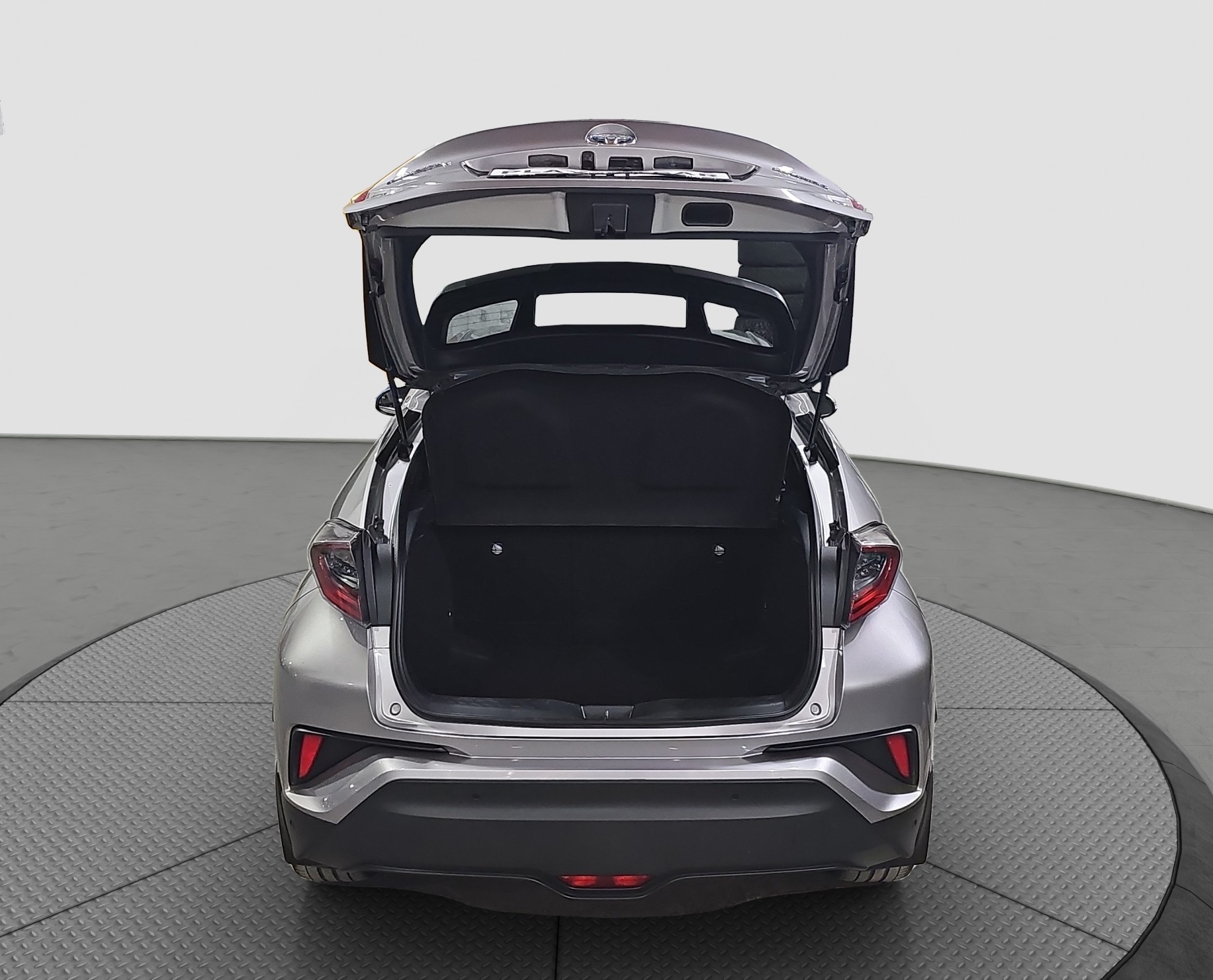 
								Toyota C-HR N.O.V full									