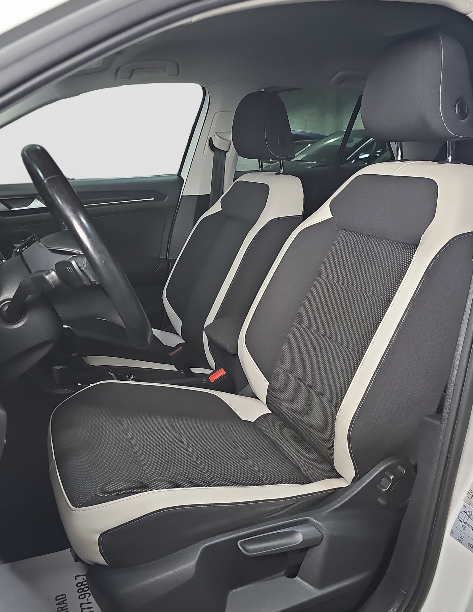 
								Volkswagen T-Roc 4Motion/AUTOM/VIRT full									