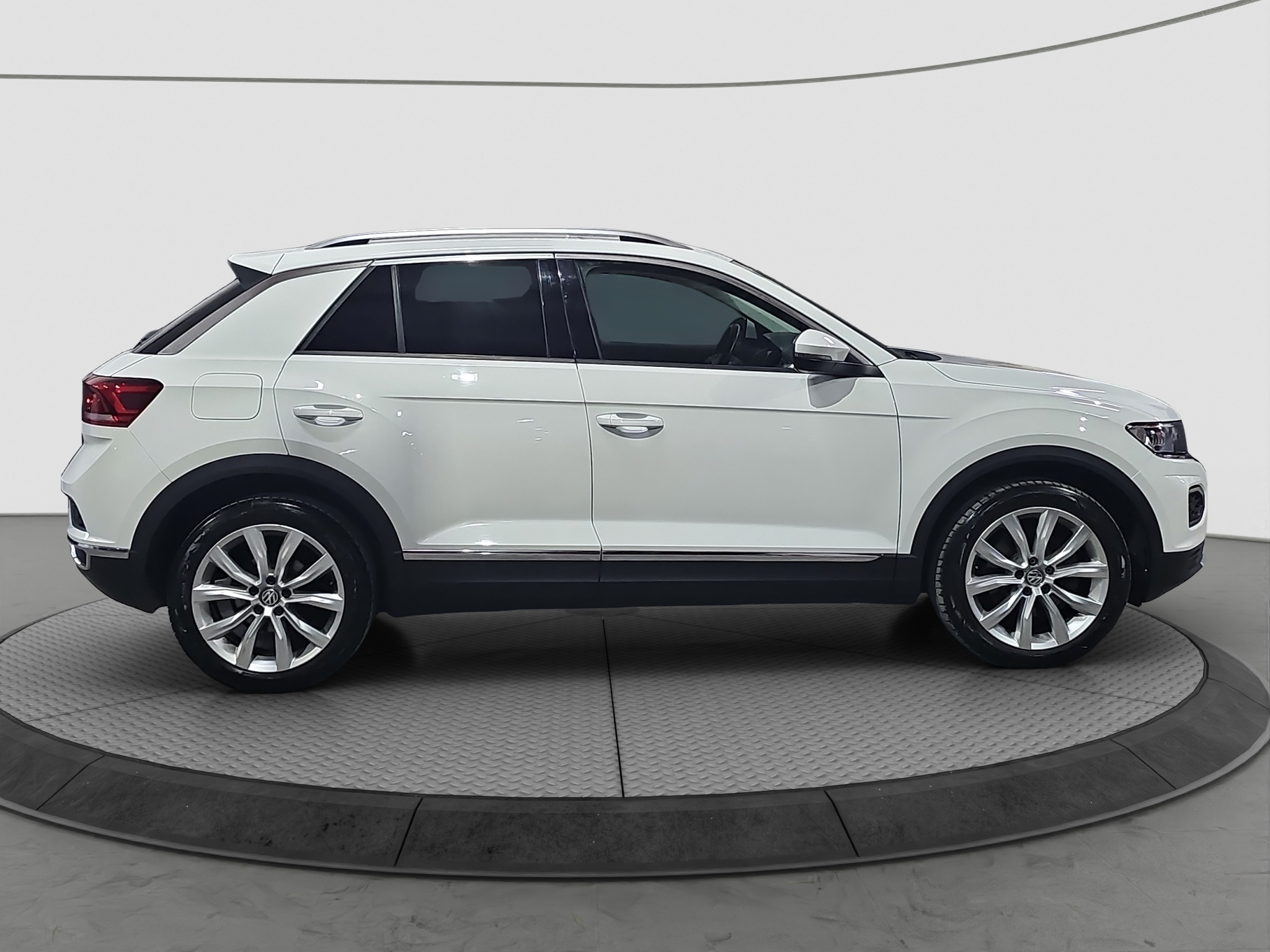 
								Volkswagen T-Roc 4Motion/AUTOM/VIRT full									