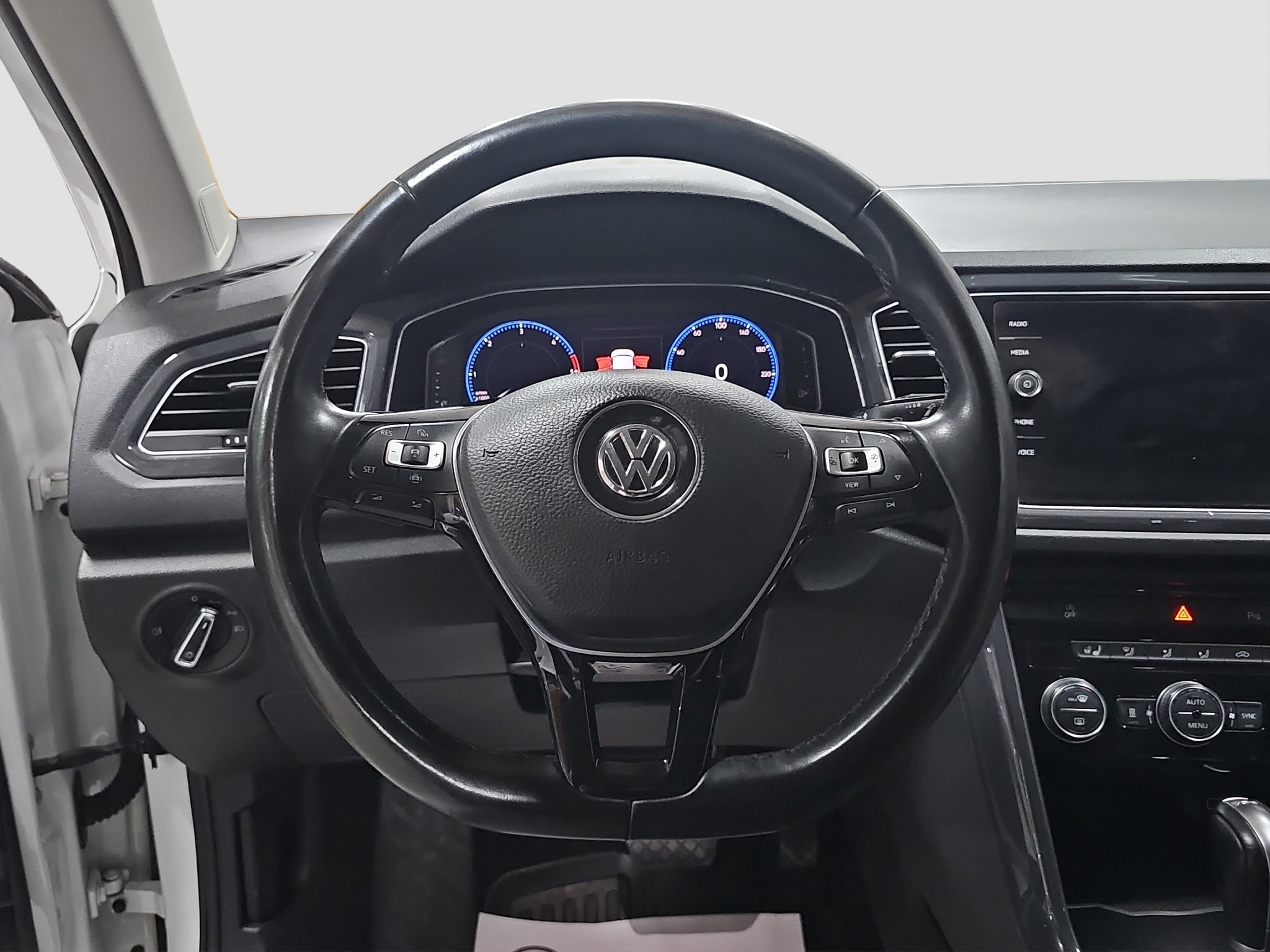 
								Volkswagen T-Roc 4Motion/AUTOM/VIRT full									
