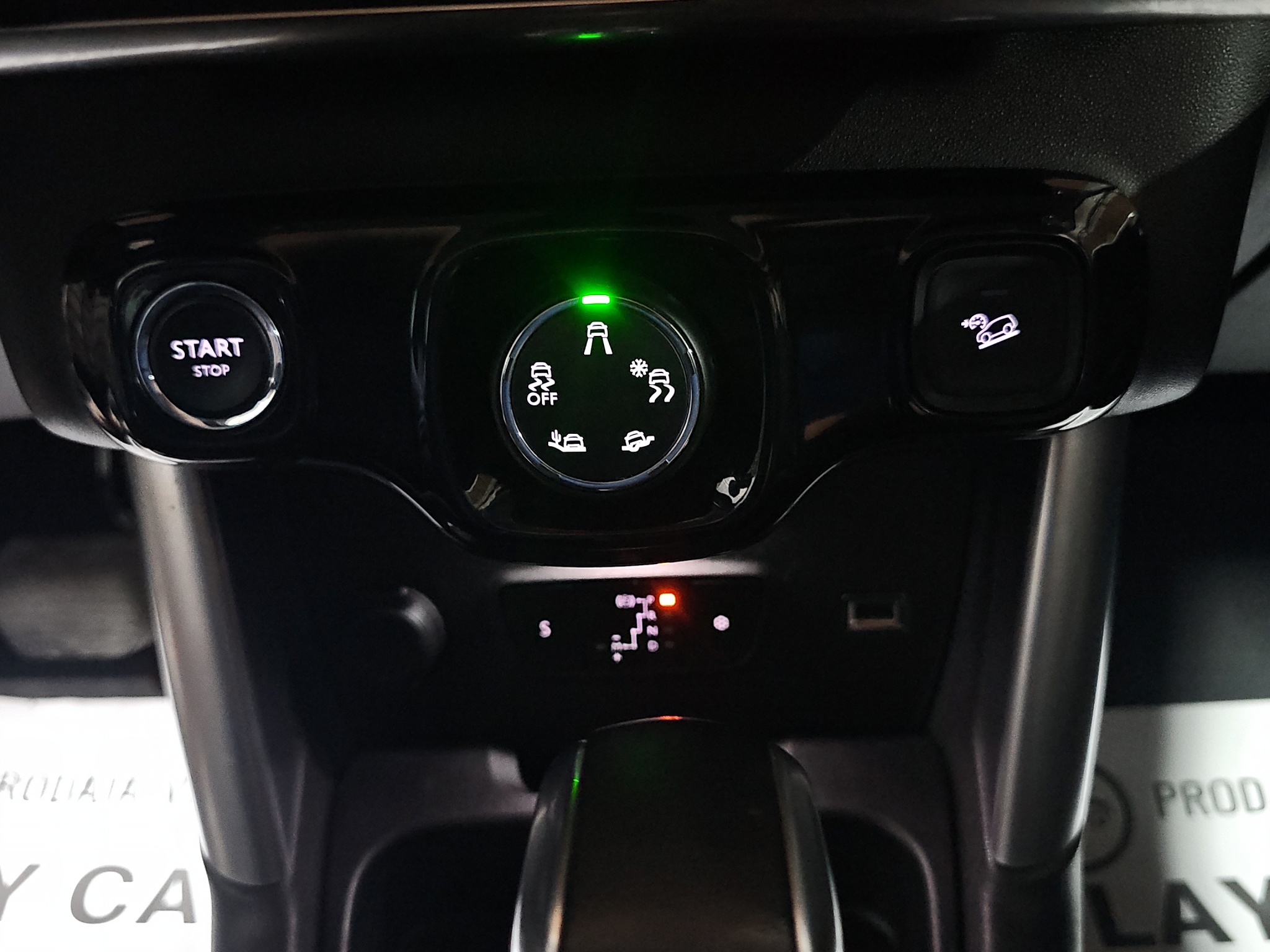 
								Citroen C3 Aircross MALA.KM/AUTO full									