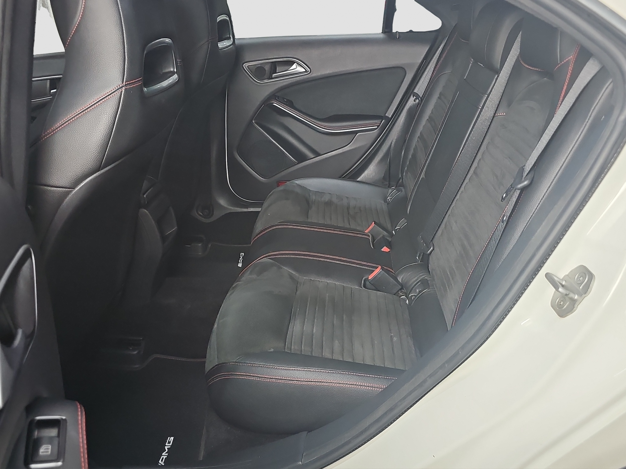 
								Mercedes Benz CLA 180 AMG/AUTO/ŠIBER full									