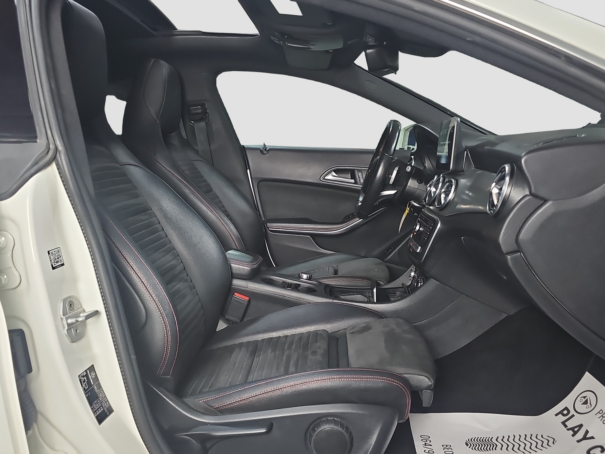 
								Mercedes Benz CLA 180 AMG/AUTO/ŠIBER full									