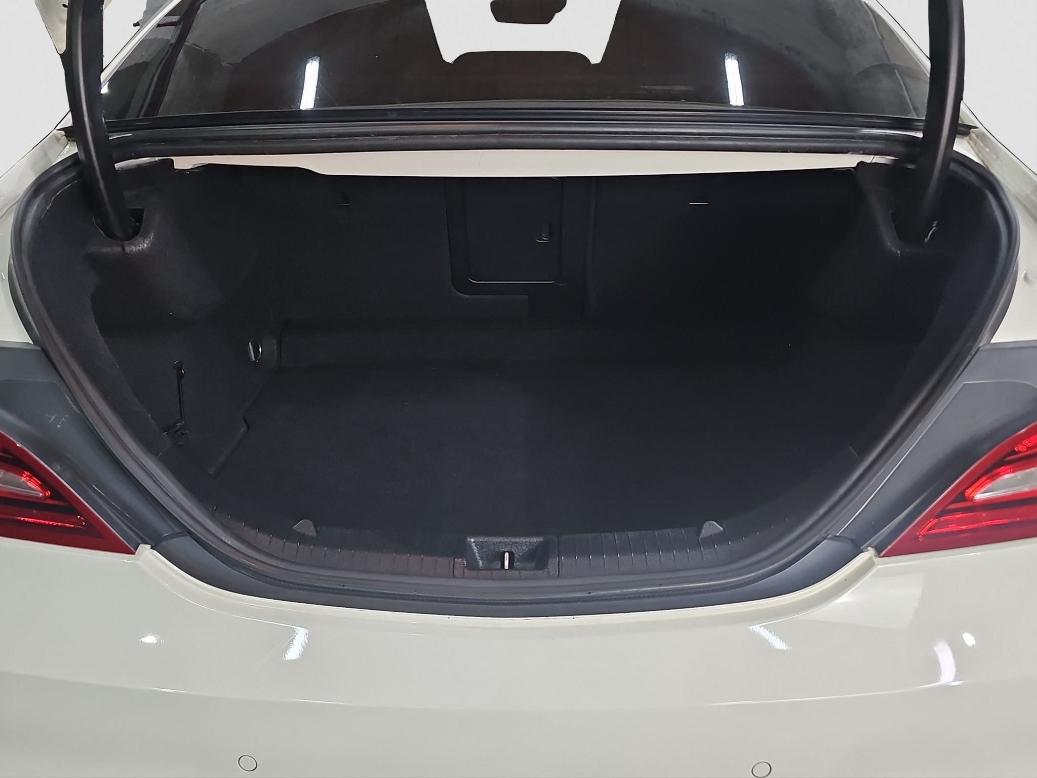 
								Mercedes Benz CLA 180 AMG/AUTO/ŠIBER full									
