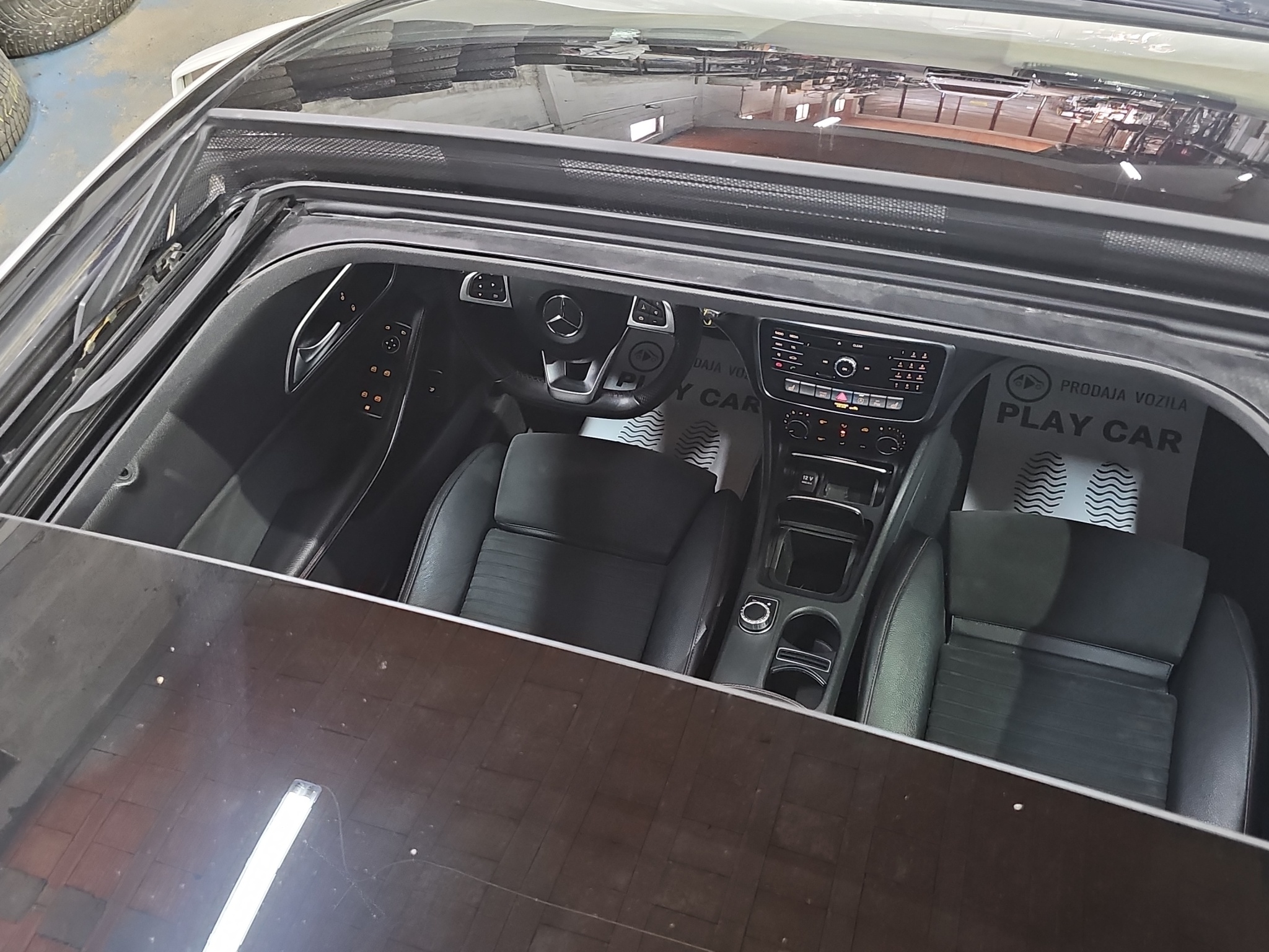 
								Mercedes Benz CLA 180 AMG/AUTO/ŠIBER full									