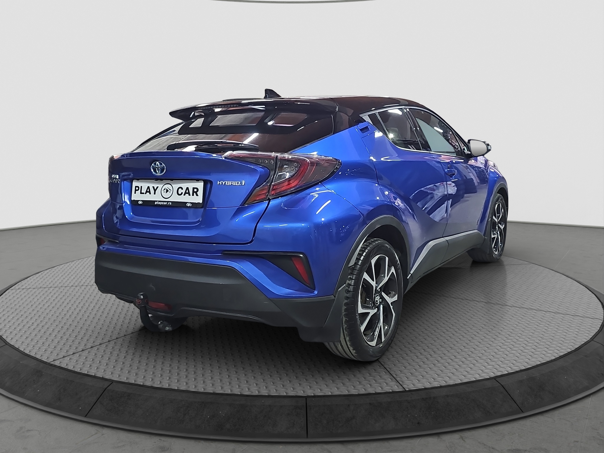 
								Toyota C-HR full									