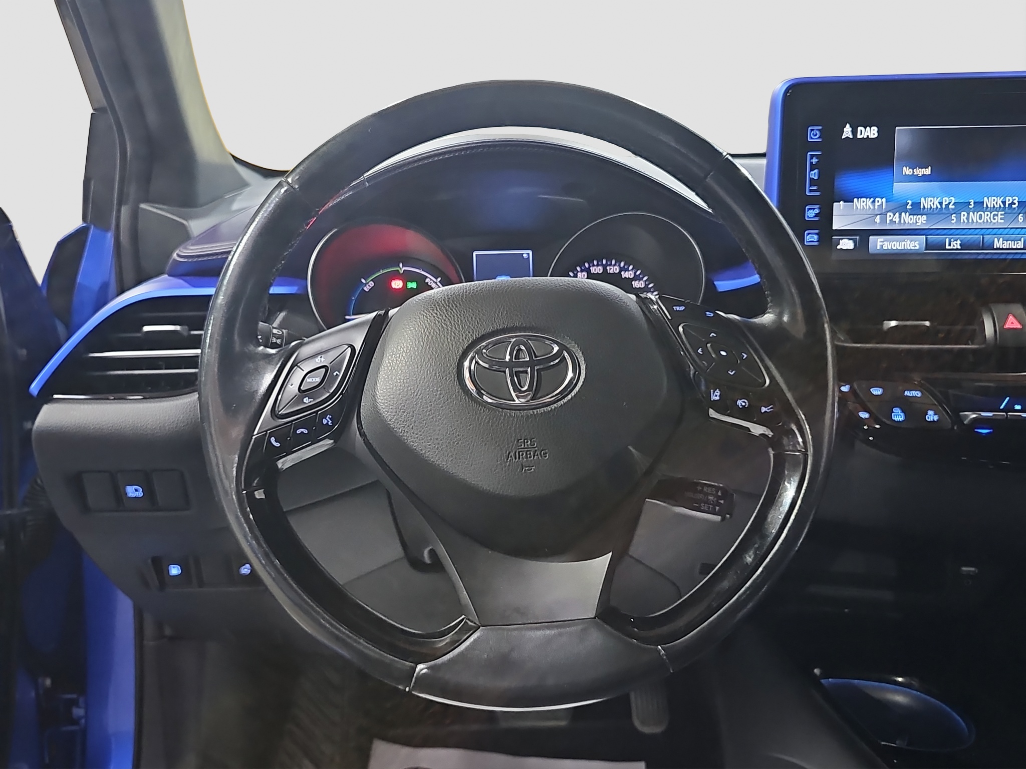 
								Toyota C-HR full									