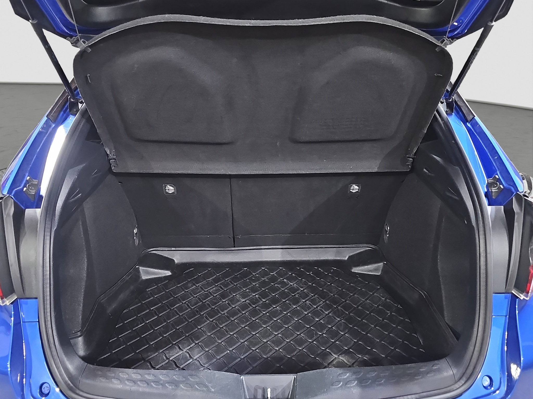 
								Toyota C-HR full									