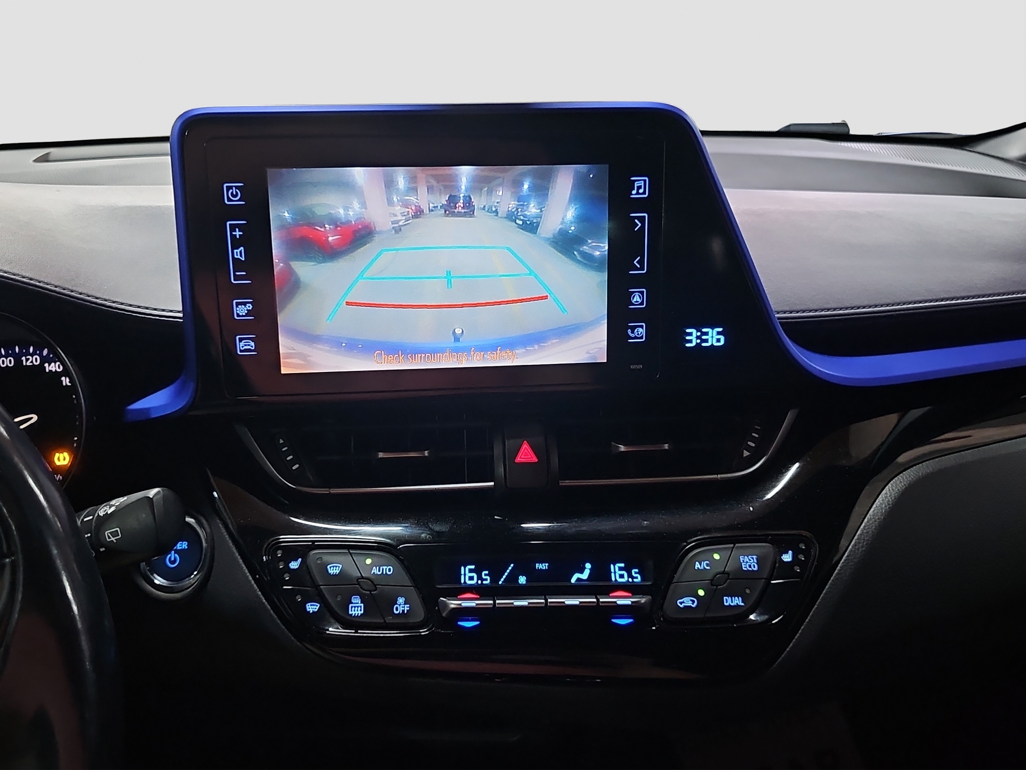 
								Toyota C-HR full									