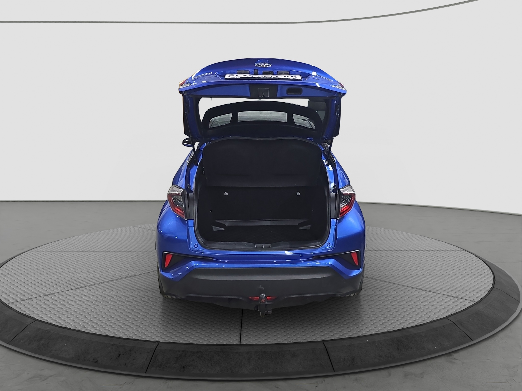 
								Toyota C-HR full									