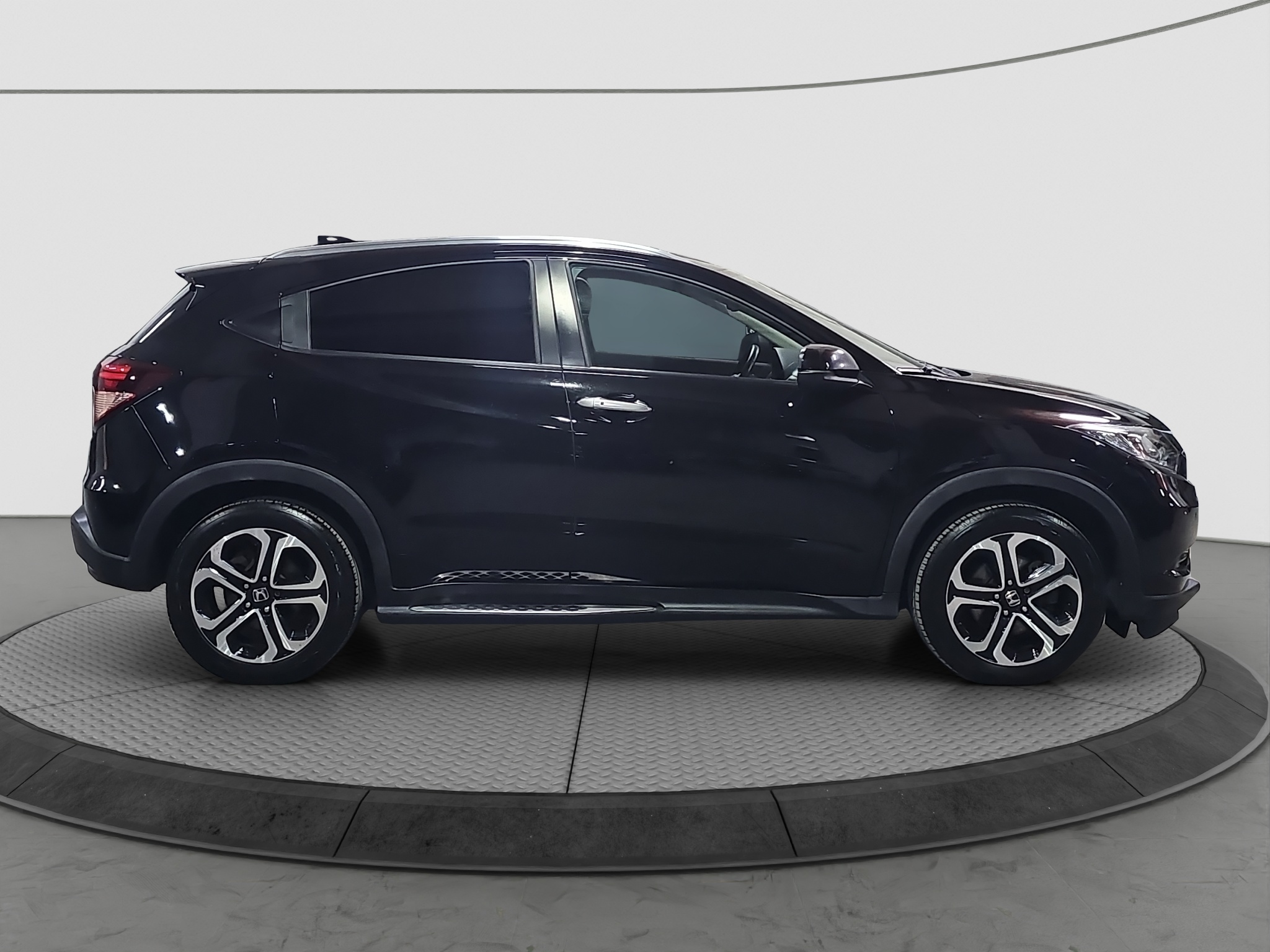 
								Honda HR-V PANO/SIBER/AUTO full									