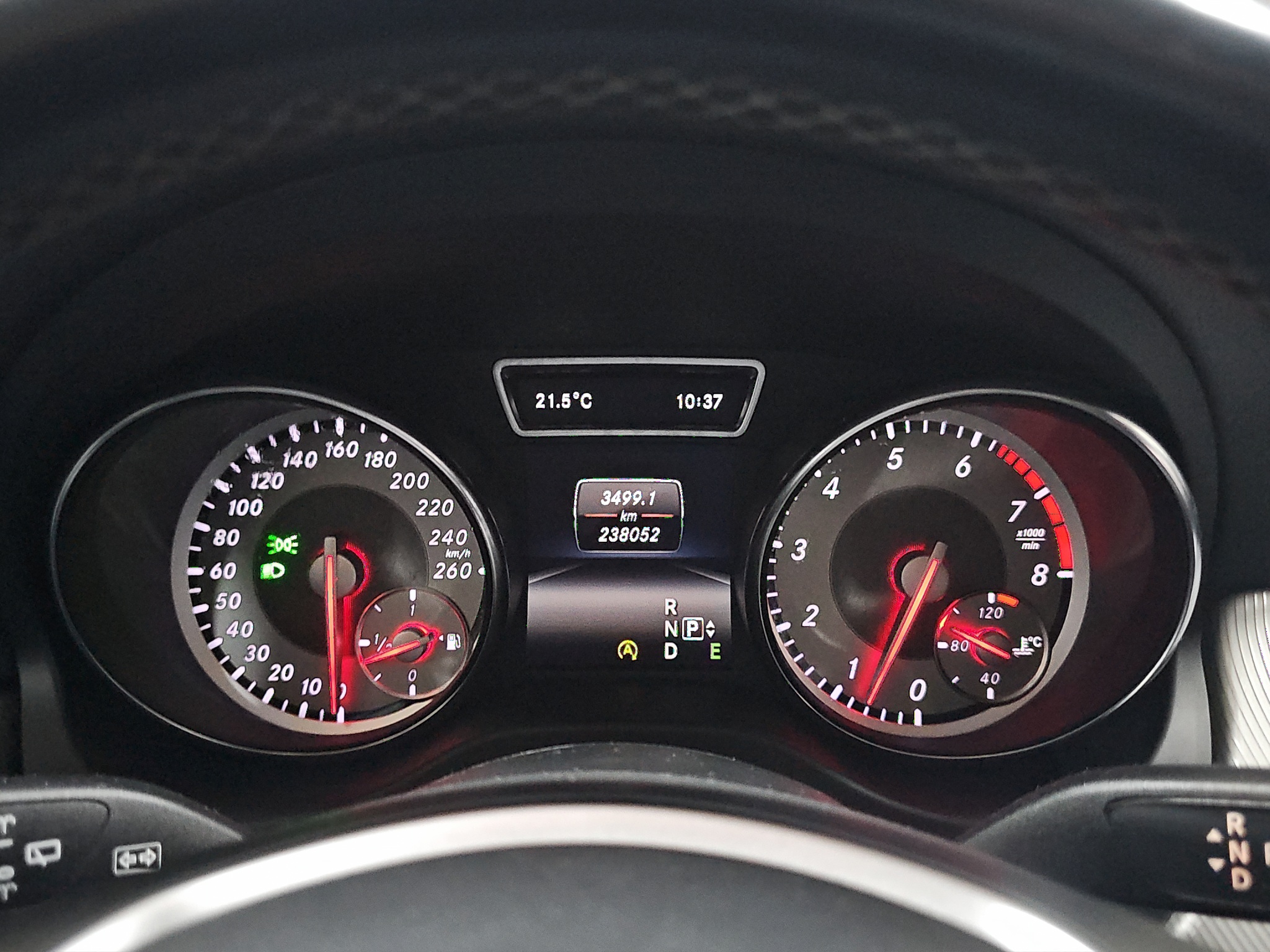 
								Mercedes Benz GLA 180 AUTO/DOBAR full									