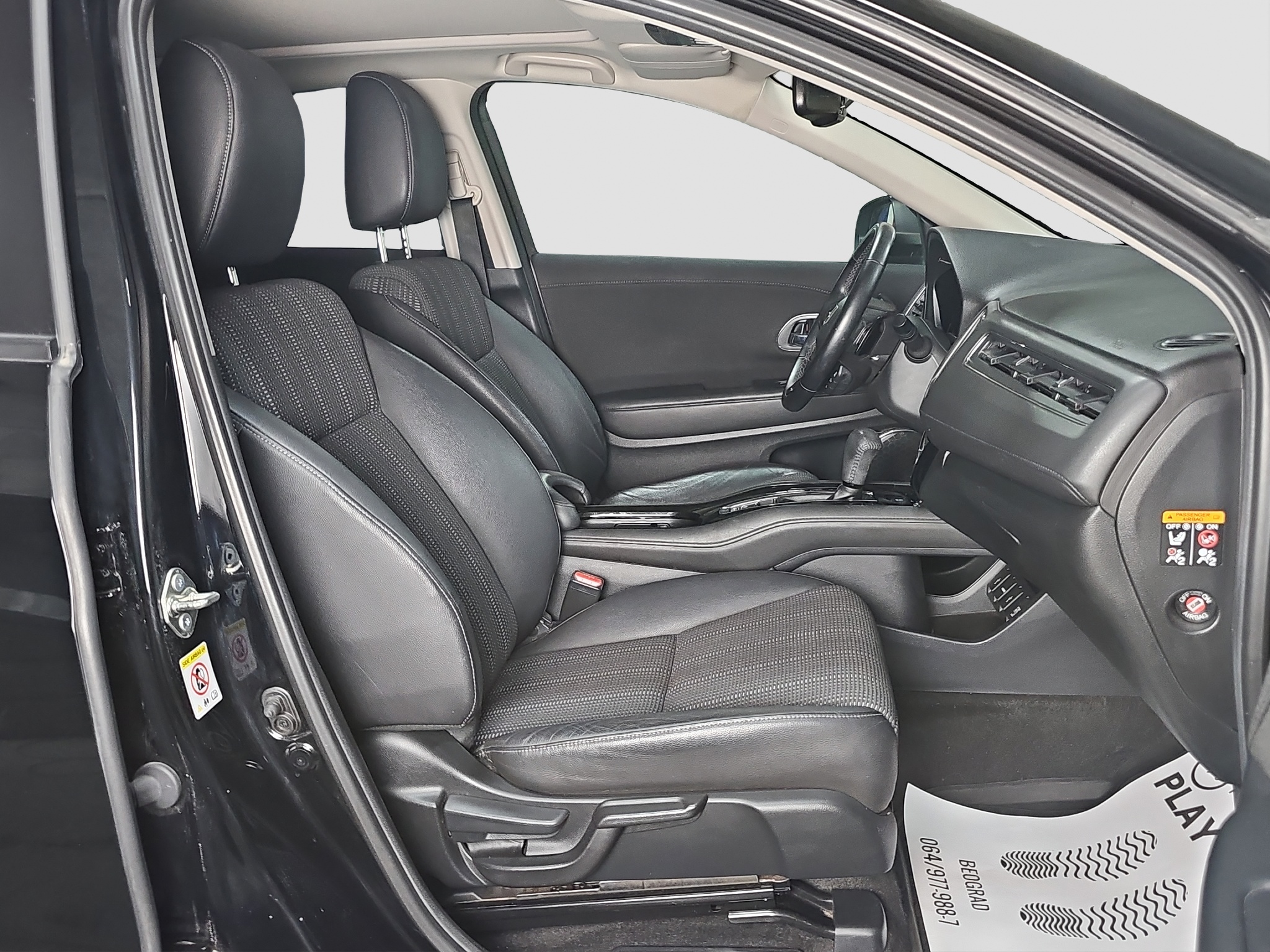 
								Honda HR-V PANO/SIBER/AUTO full									