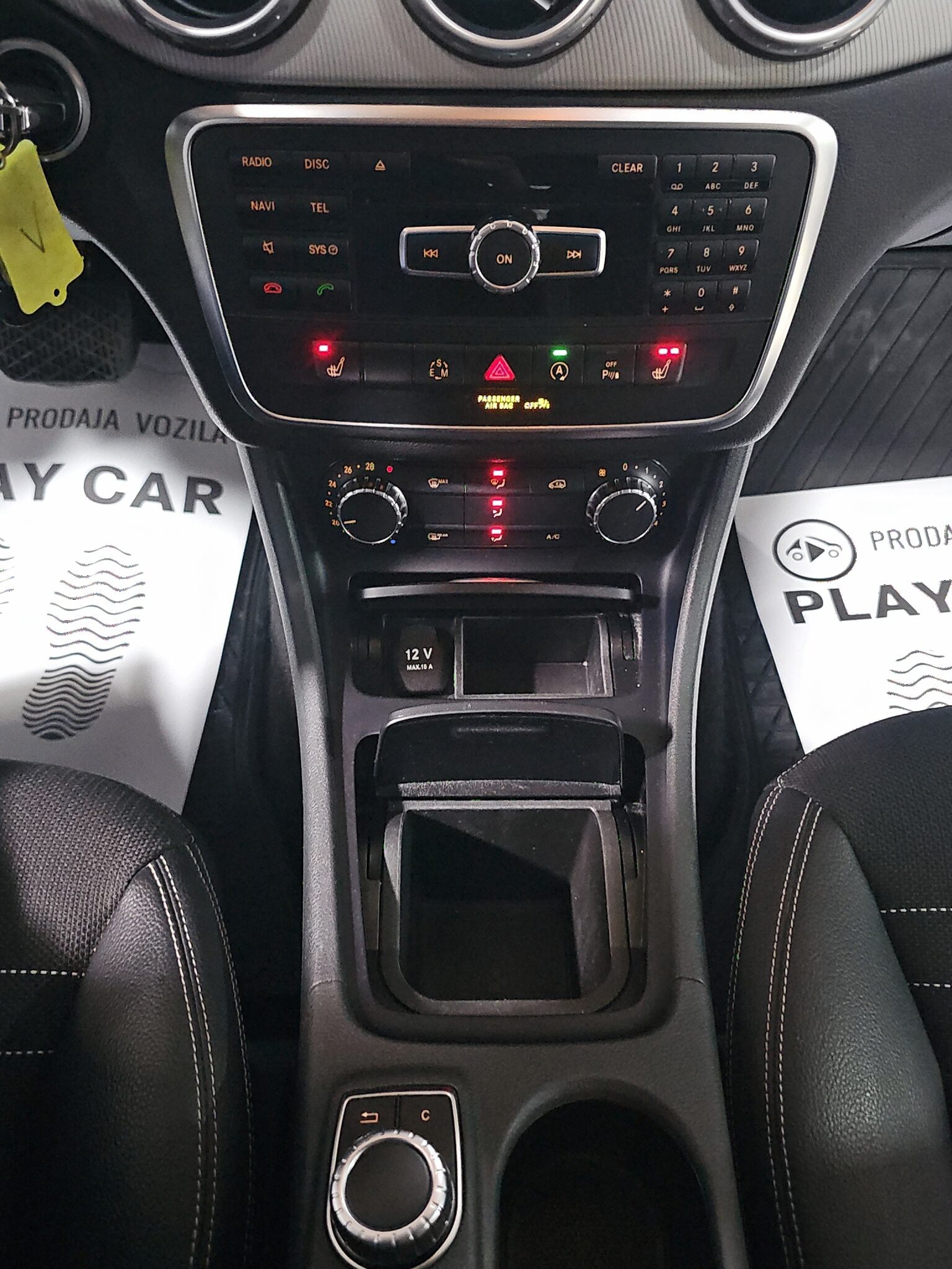 
								Mercedes Benz GLA 180 AUTO/DOBAR full									