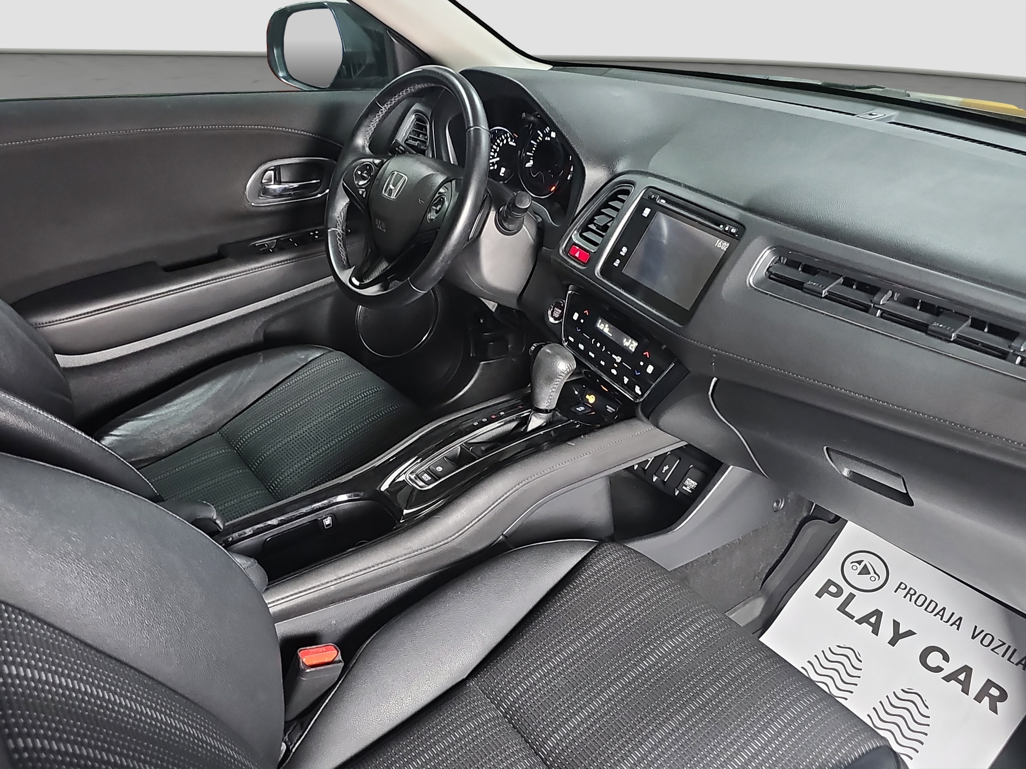 
								Honda HR-V PANO/SIBER/AUTO full									