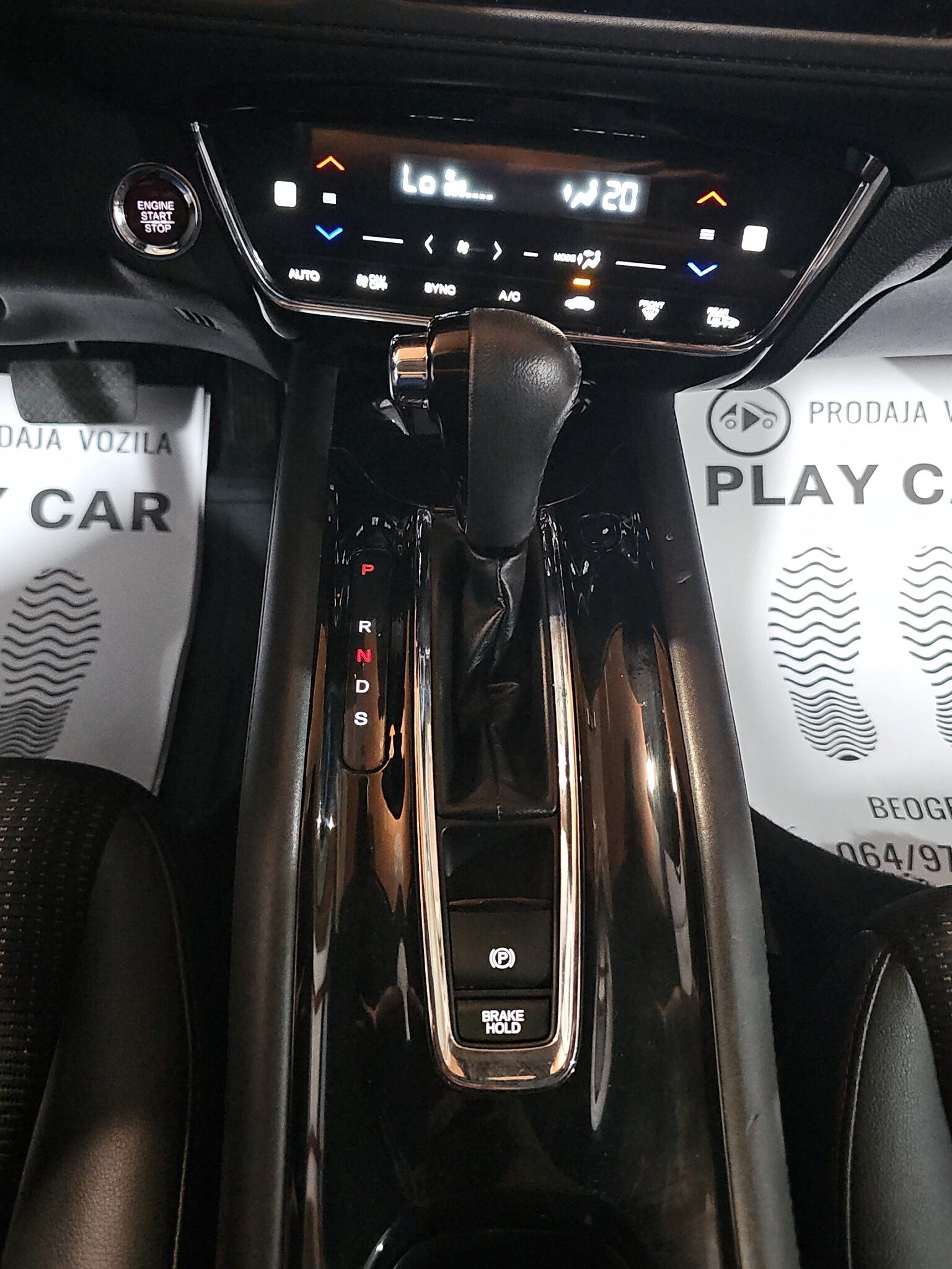 
								Honda HR-V PANO/SIBER/AUTO full									