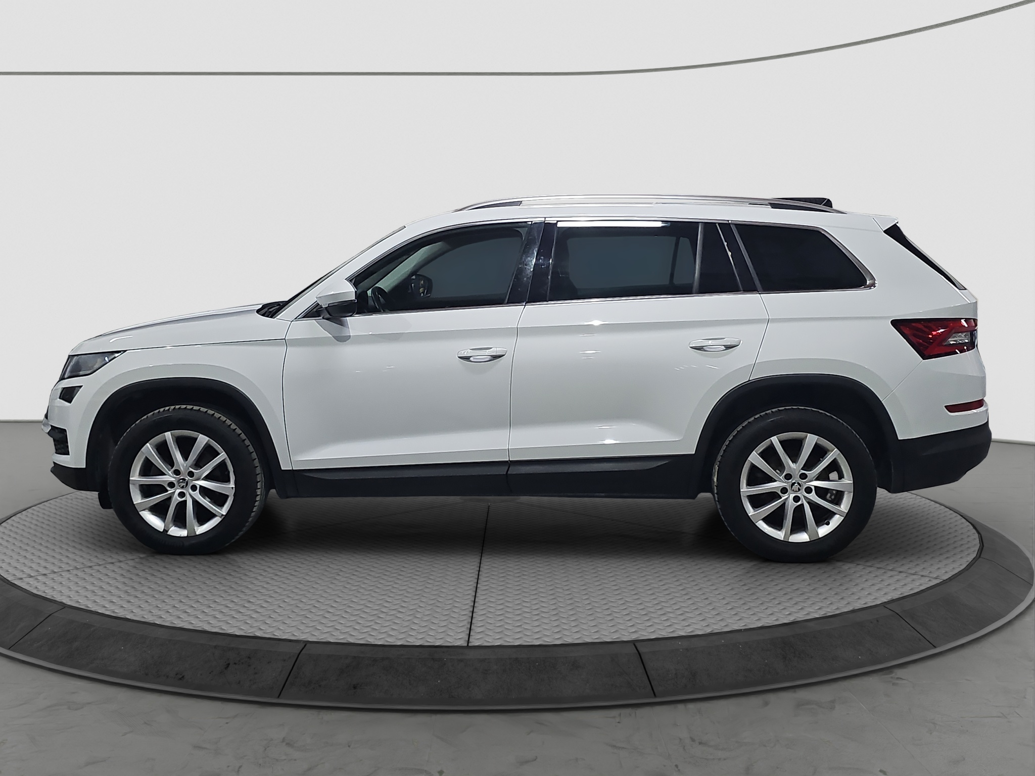 
								Škoda Kodiaq AWD/MATR/DSG full									