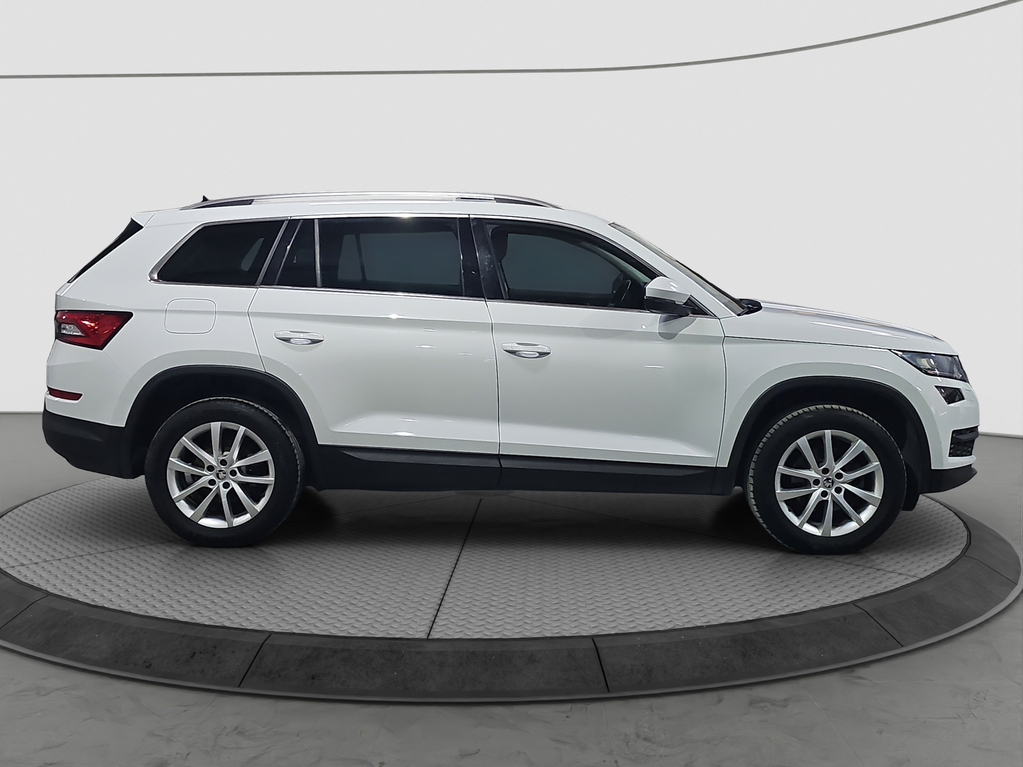 
								Škoda Kodiaq AWD/MATR/DSG full									