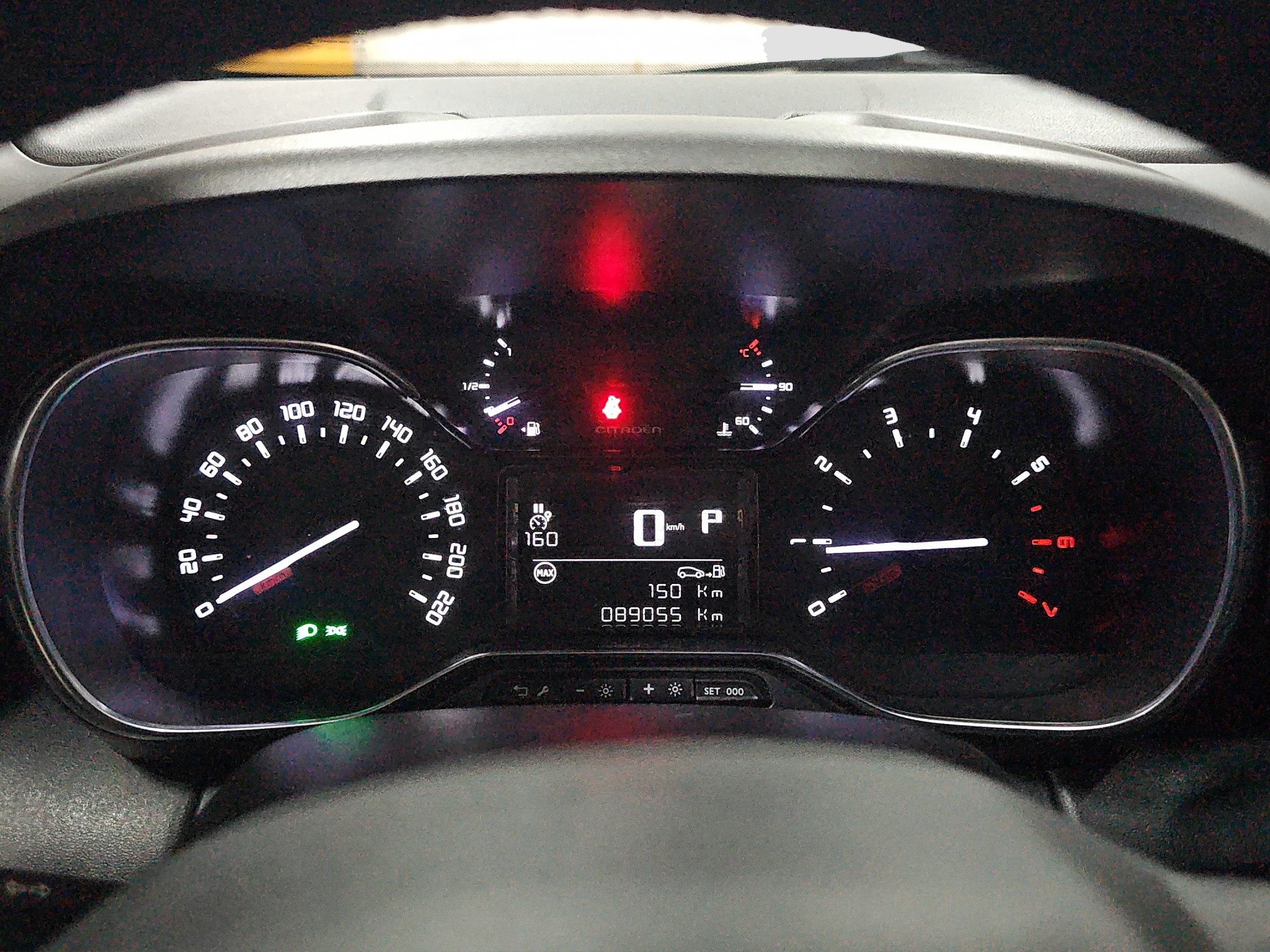 
								Citroen C3 Aircross full									