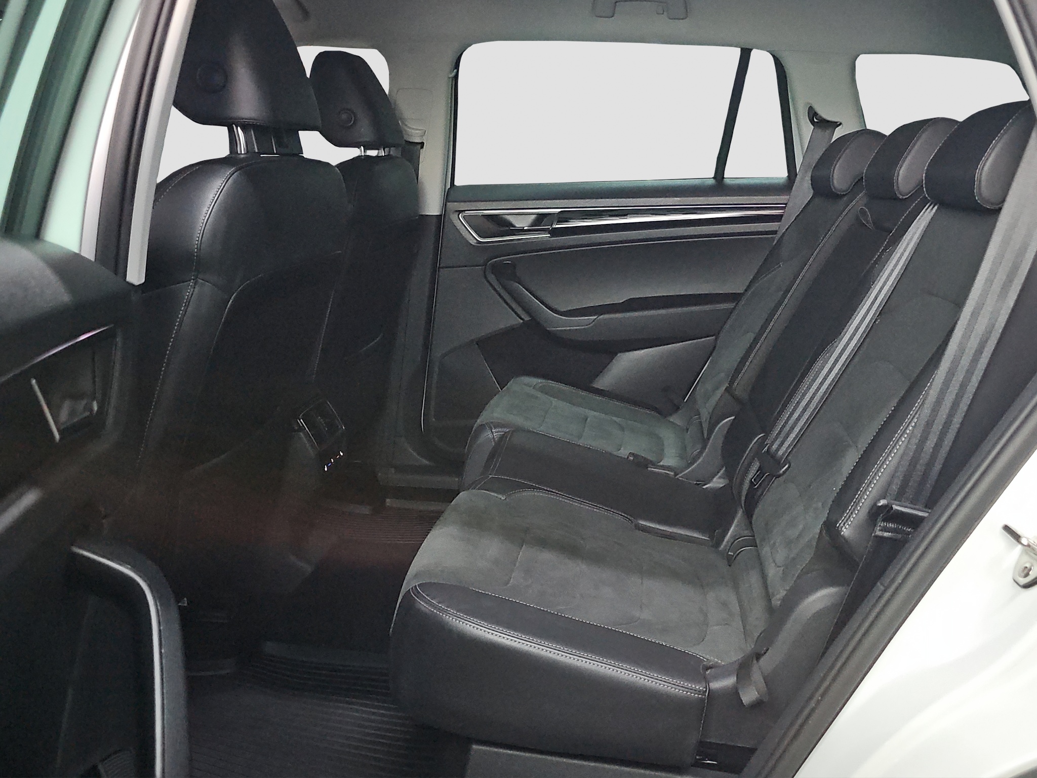 
								Škoda Kodiaq AWD/MATR/DSG full									