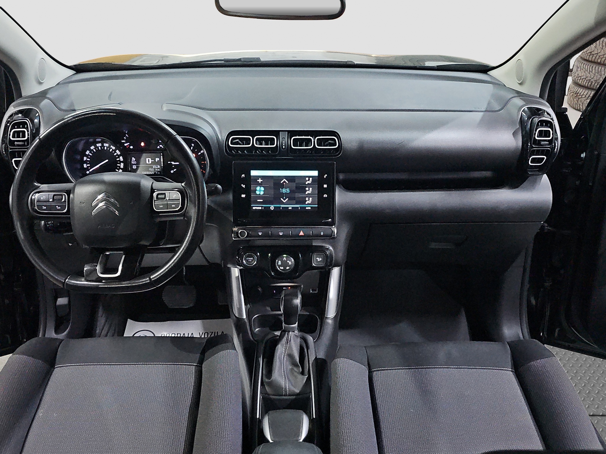 
								Citroen C3 Aircross full									