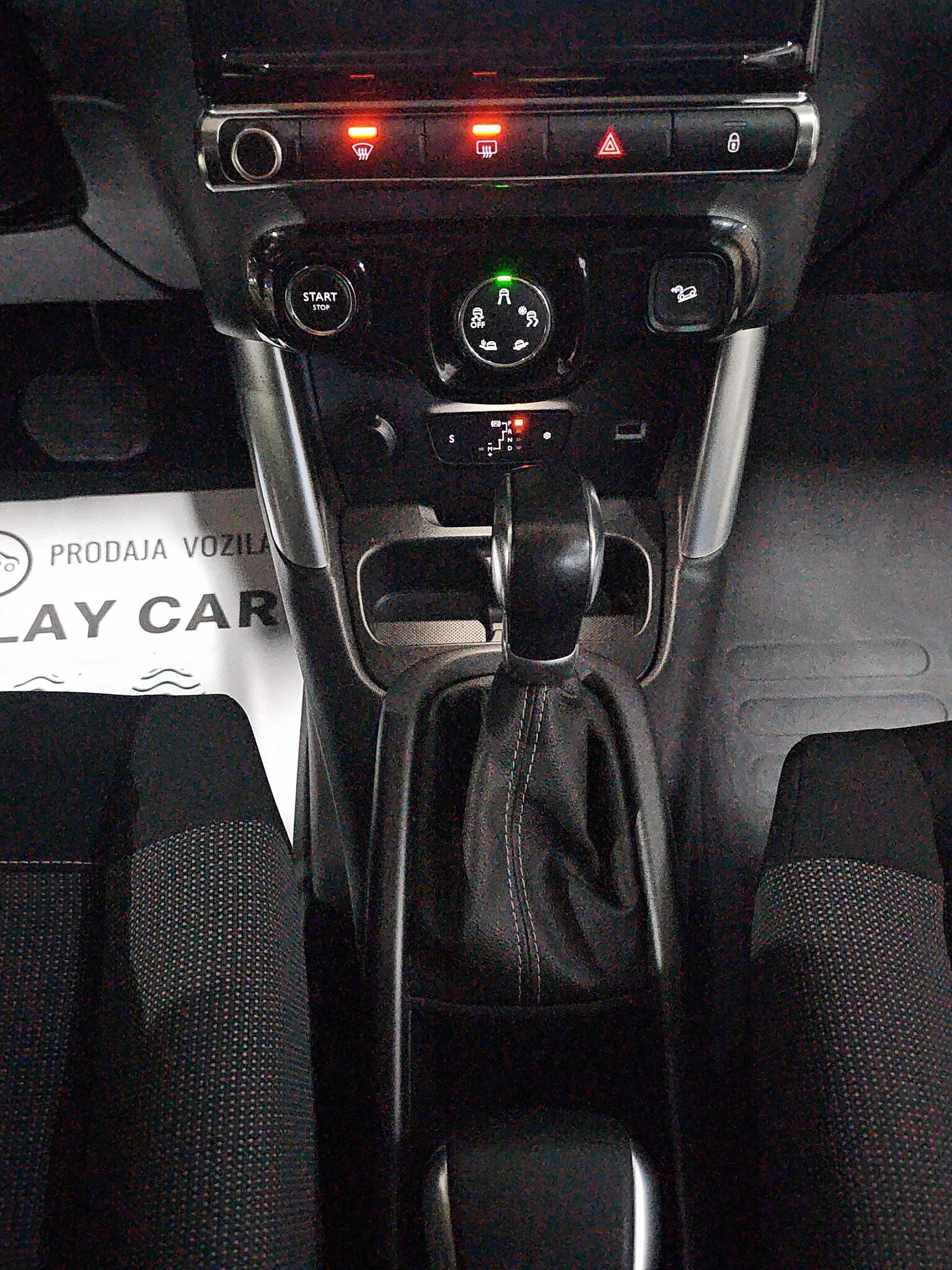 
								Citroen C3 Aircross full									