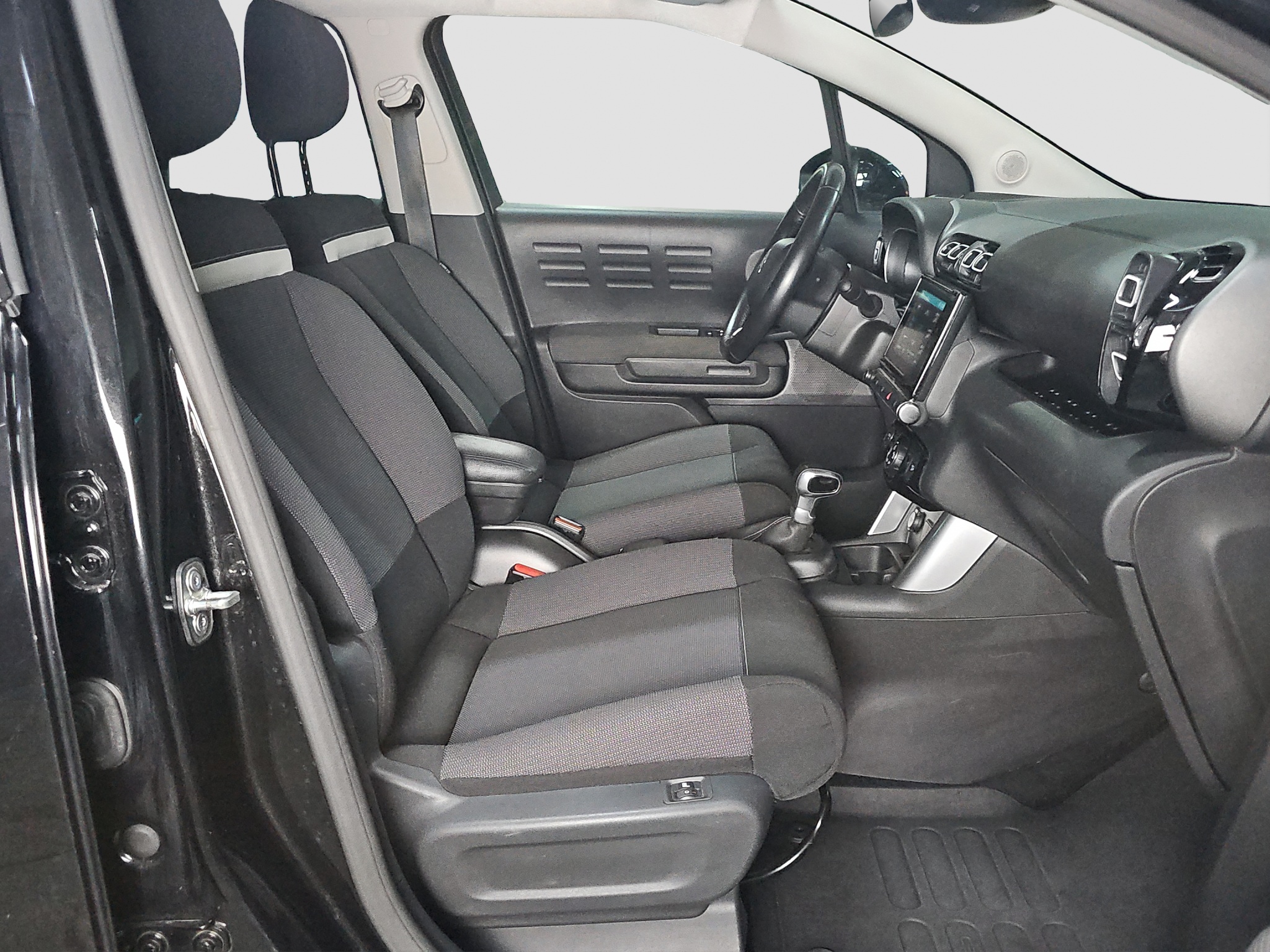 
								Citroen C3 Aircross full									