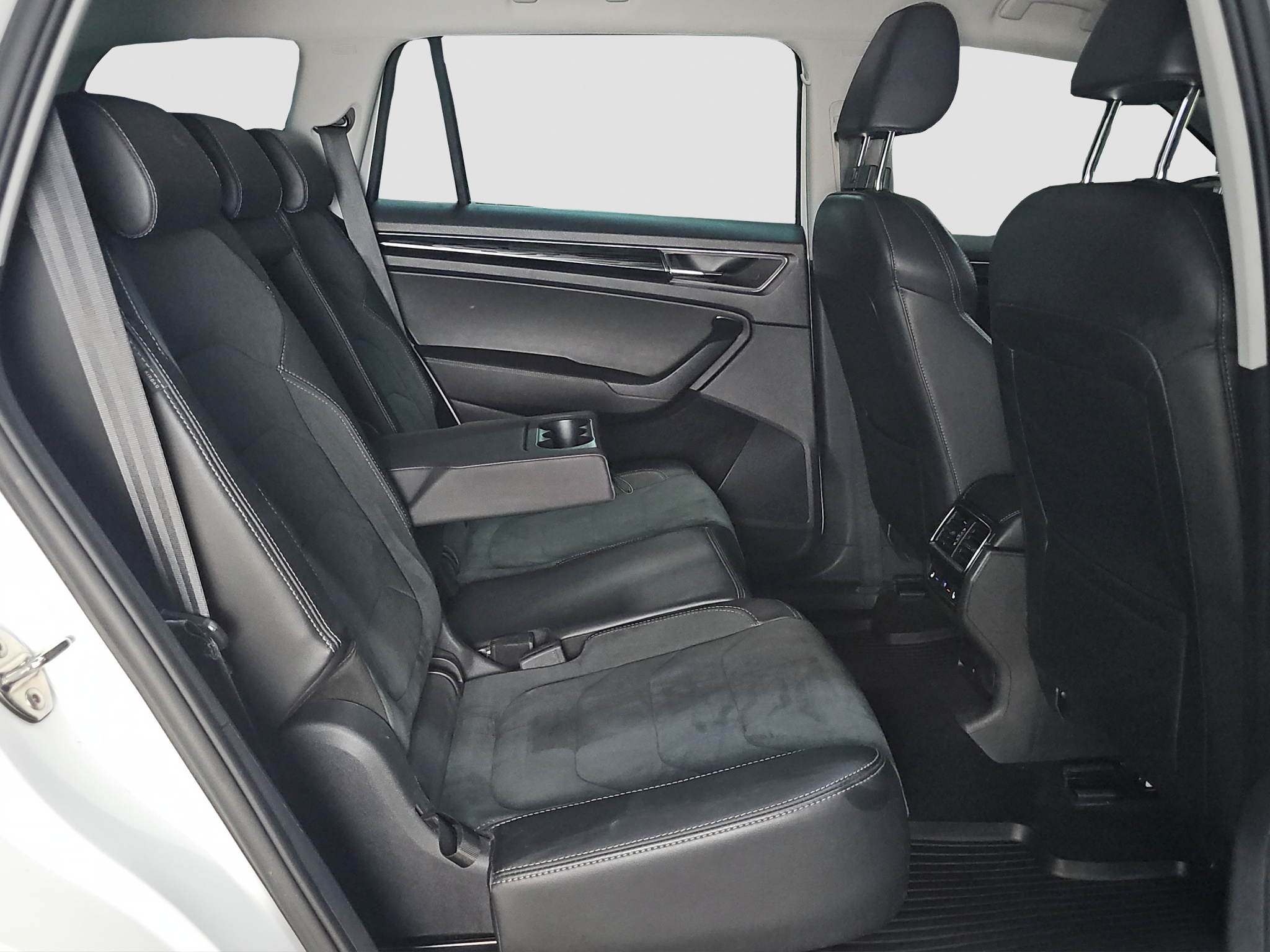 
								Škoda Kodiaq AWD/MATR/DSG full									