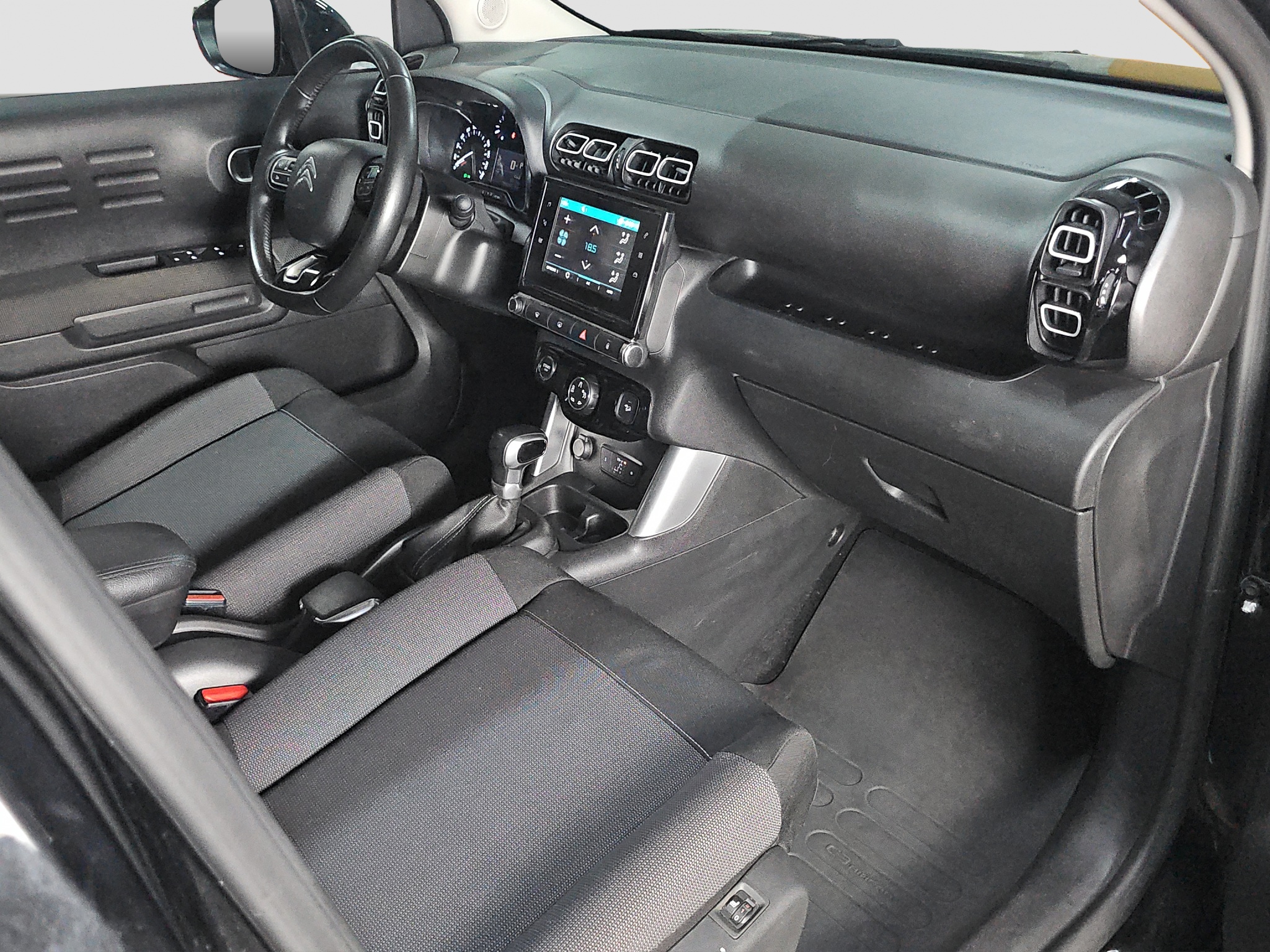 
								Citroen C3 Aircross full									